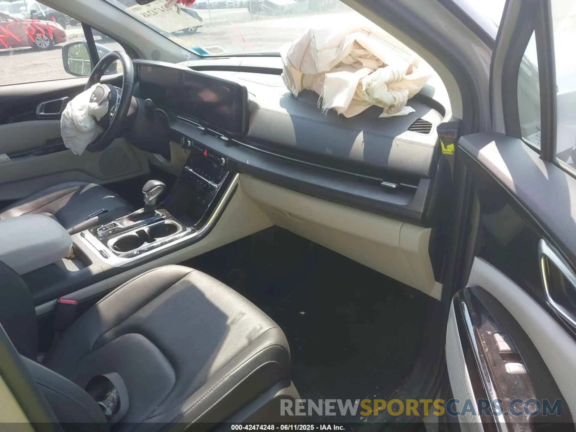 5 Photograph of a damaged car KNDNE5H31P6206308 KIA CARNIVAL MPV 2023