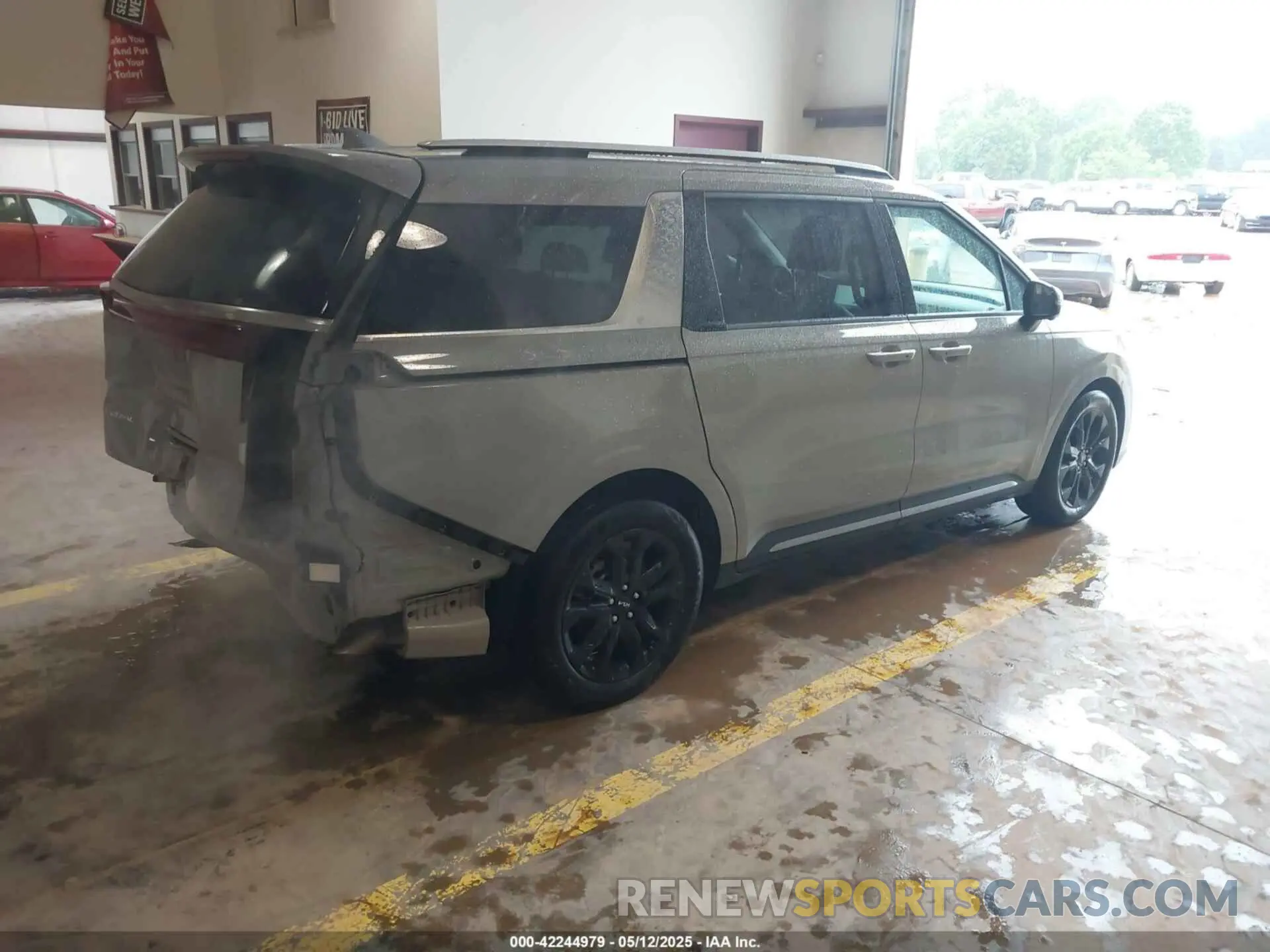 4 Photograph of a damaged car KNDNE5H31P6291859 KIA CARNIVAL MPV 2023
