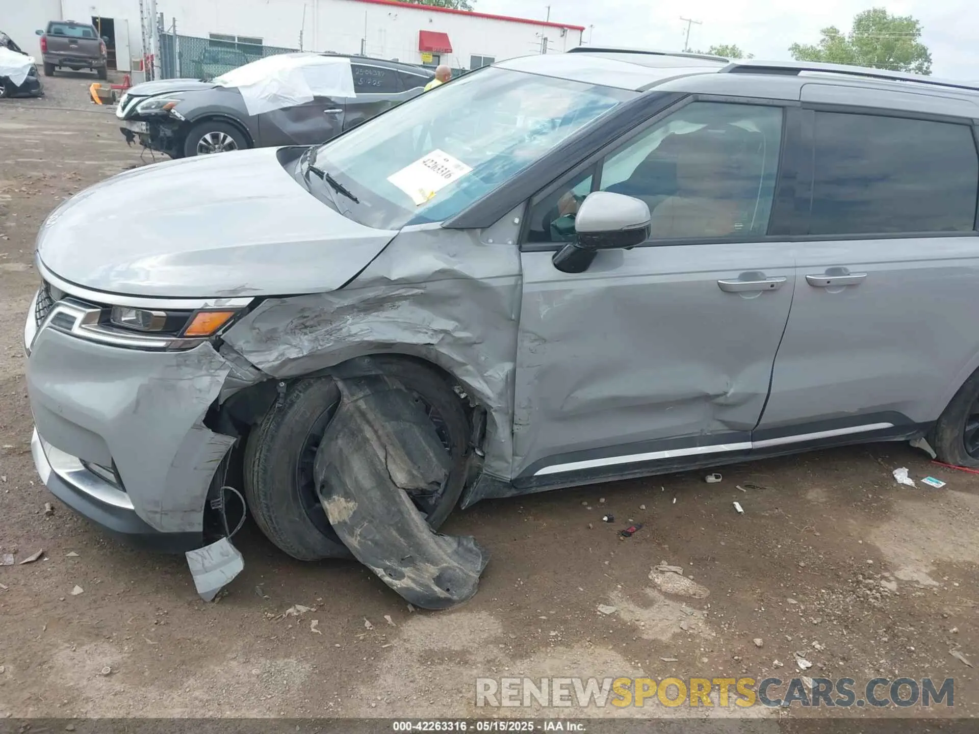 6 Photograph of a damaged car KNDNE5H33P6220288 KIA CARNIVAL MPV 2023