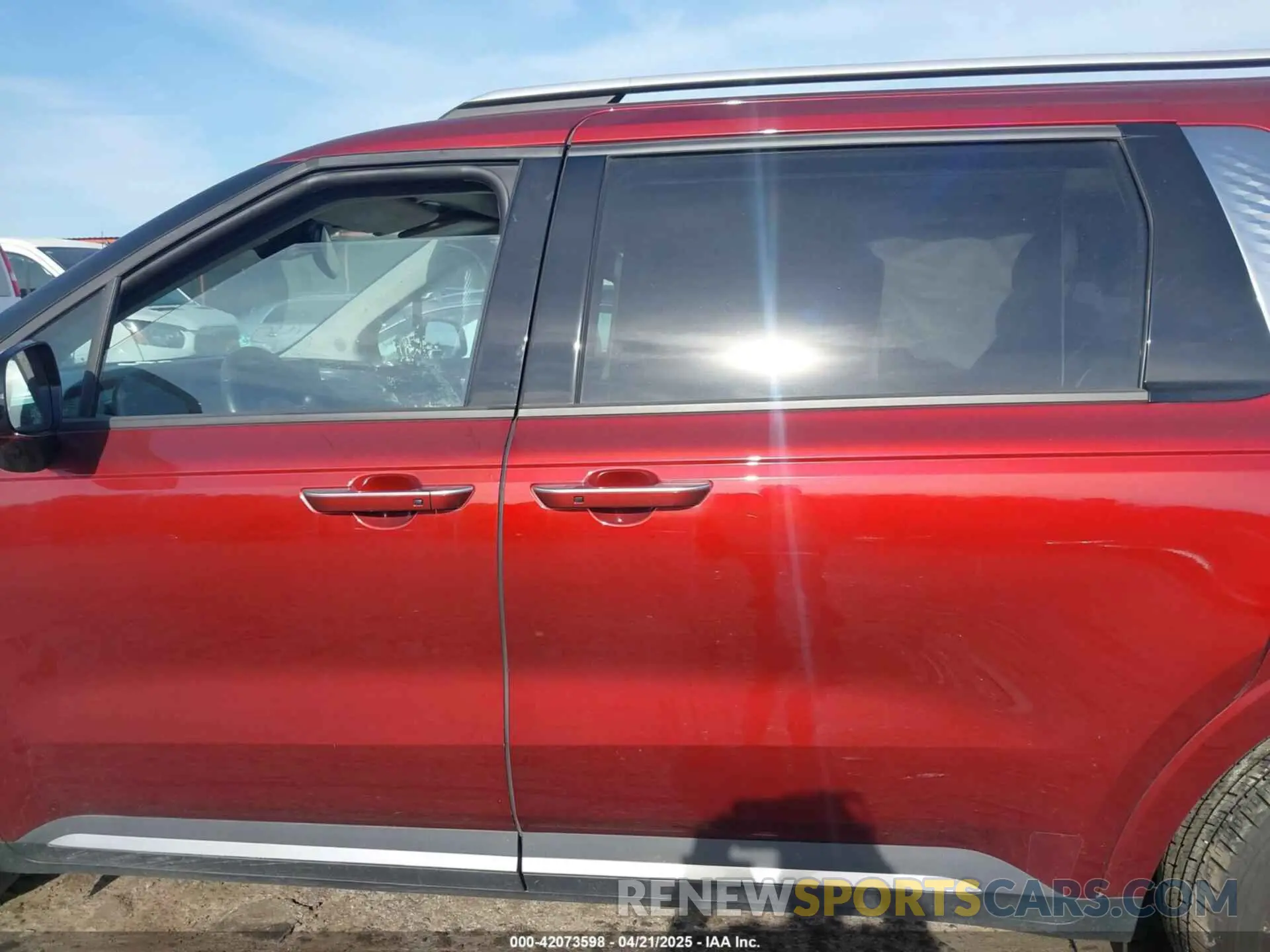 15 Photograph of a damaged car KNDNE5H33P6265456 KIA CARNIVAL MPV 2023