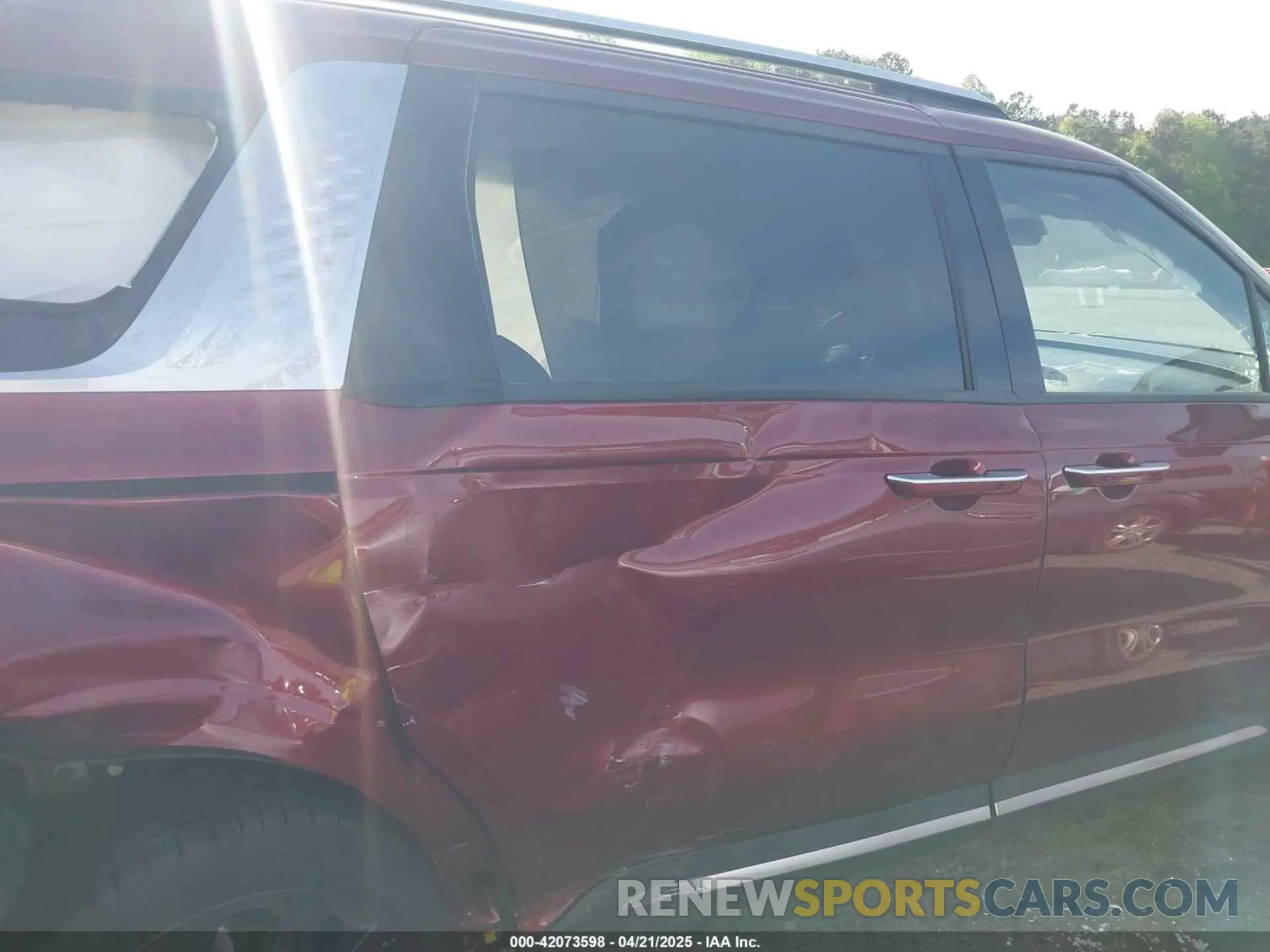 18 Photograph of a damaged car KNDNE5H33P6265456 KIA CARNIVAL MPV 2023