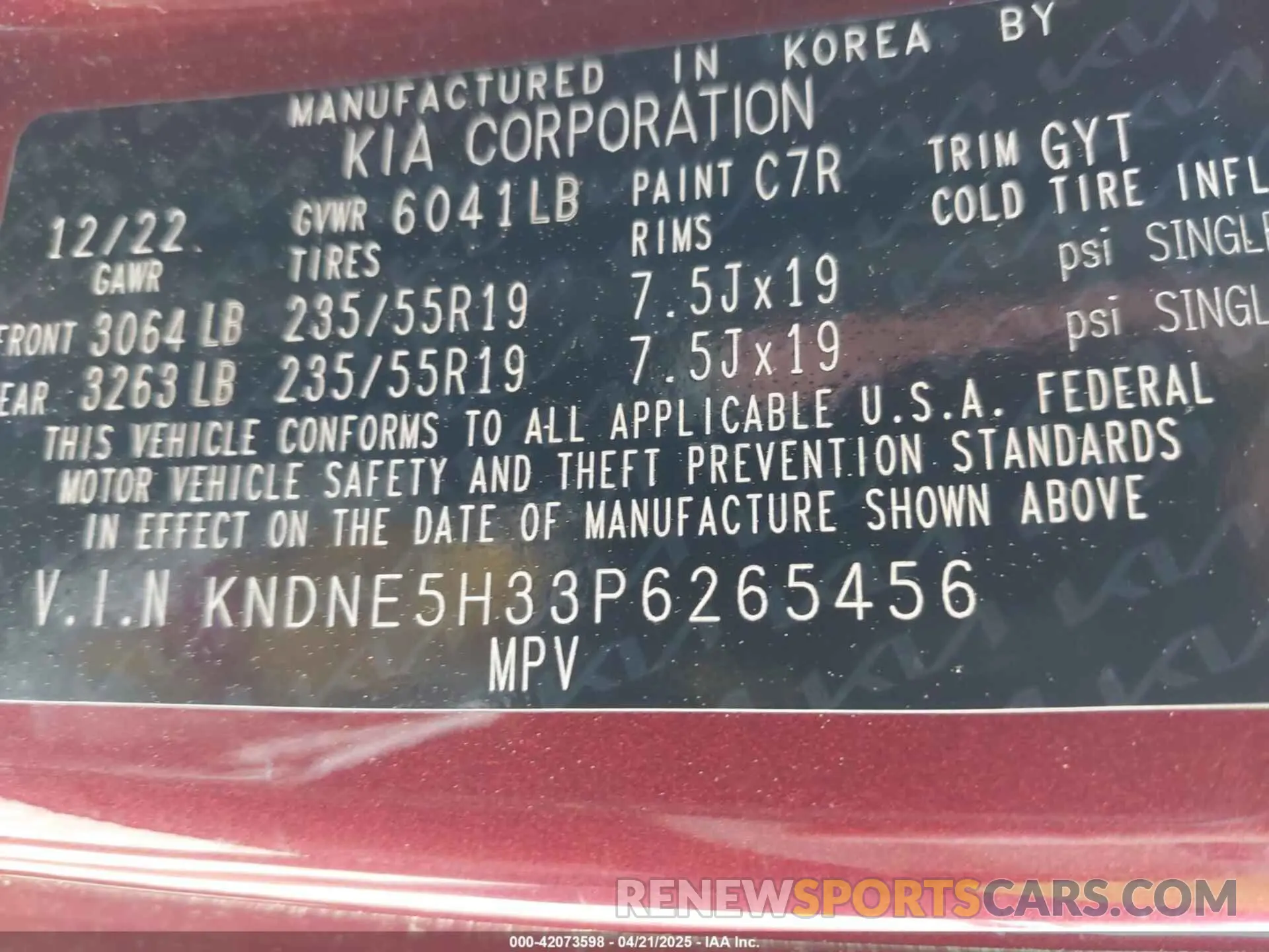 9 Photograph of a damaged car KNDNE5H33P6265456 KIA CARNIVAL MPV 2023