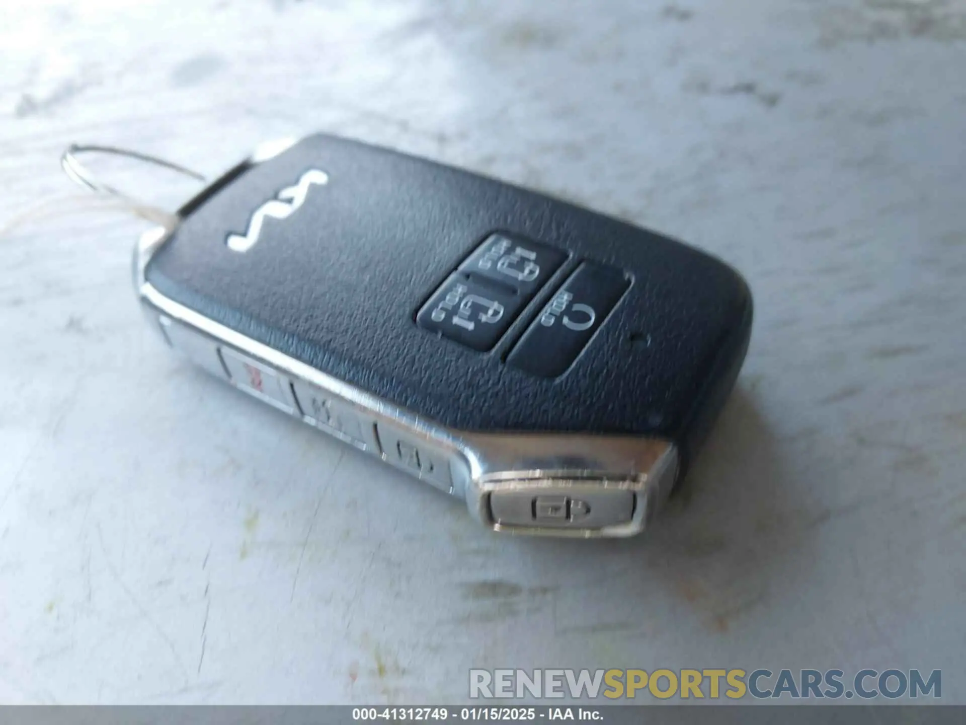 11 Photograph of a damaged car KNDNE5H38P6207438 KIA CARNIVAL MPV 2023