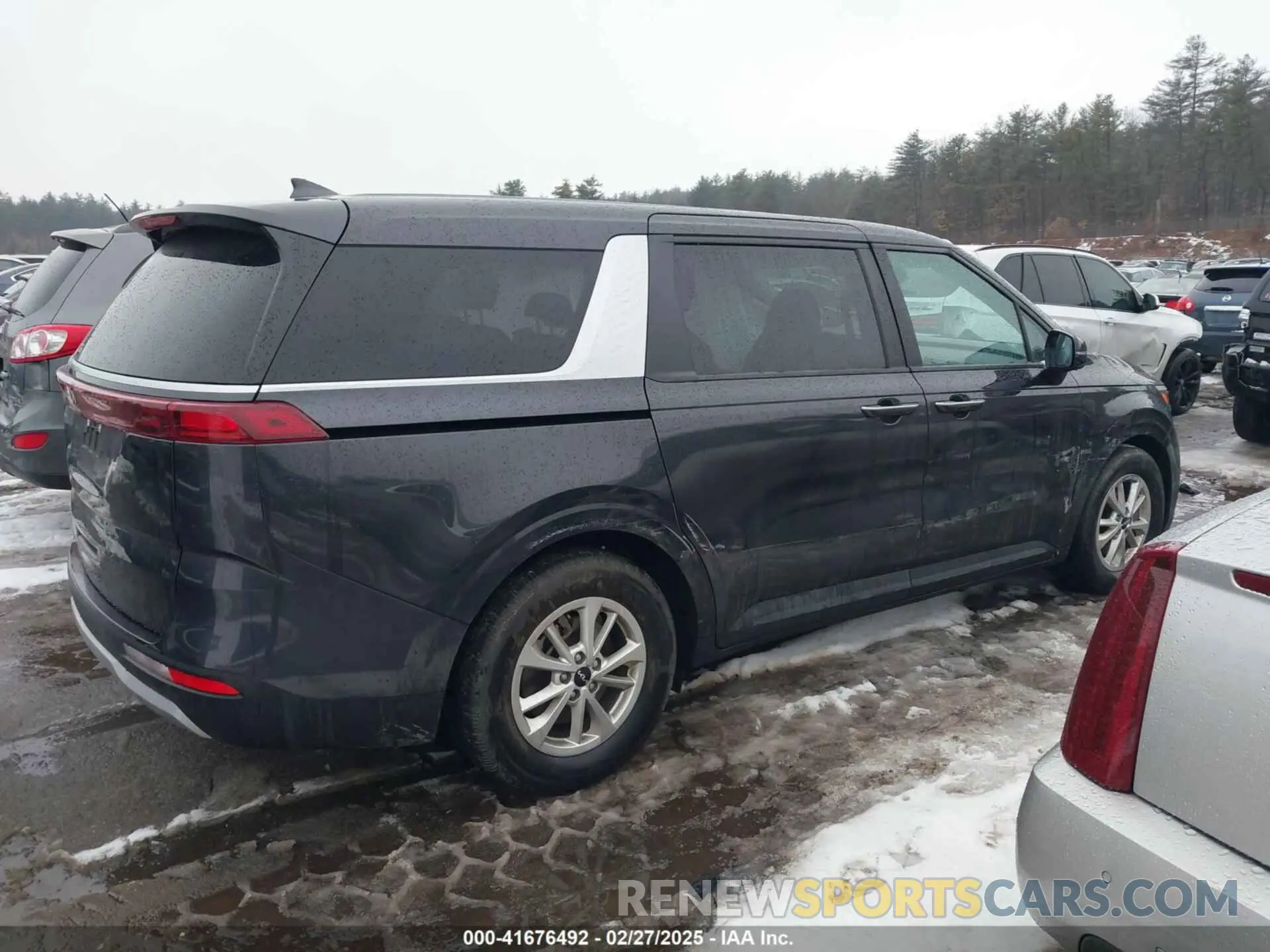13 Photograph of a damaged car KNDNB4H31R6306513 KIA CARNIVAL MPV 2024