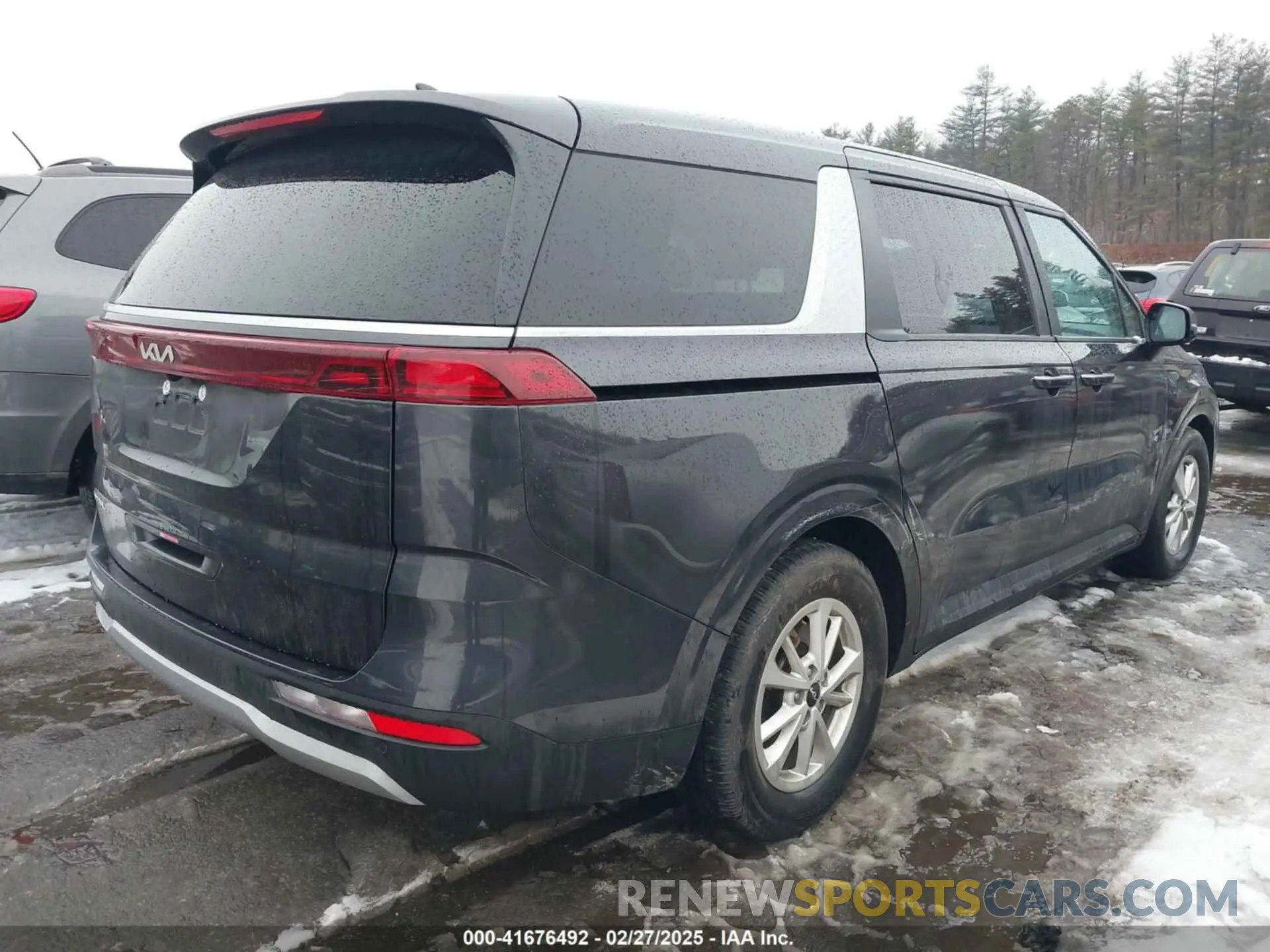 4 Photograph of a damaged car KNDNB4H31R6306513 KIA CARNIVAL MPV 2024