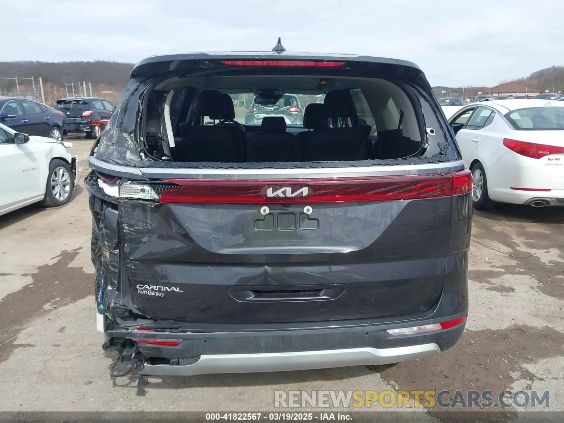 16 Photograph of a damaged car KNDNB4H31R6423265 KIA CARNIVAL MPV 2024