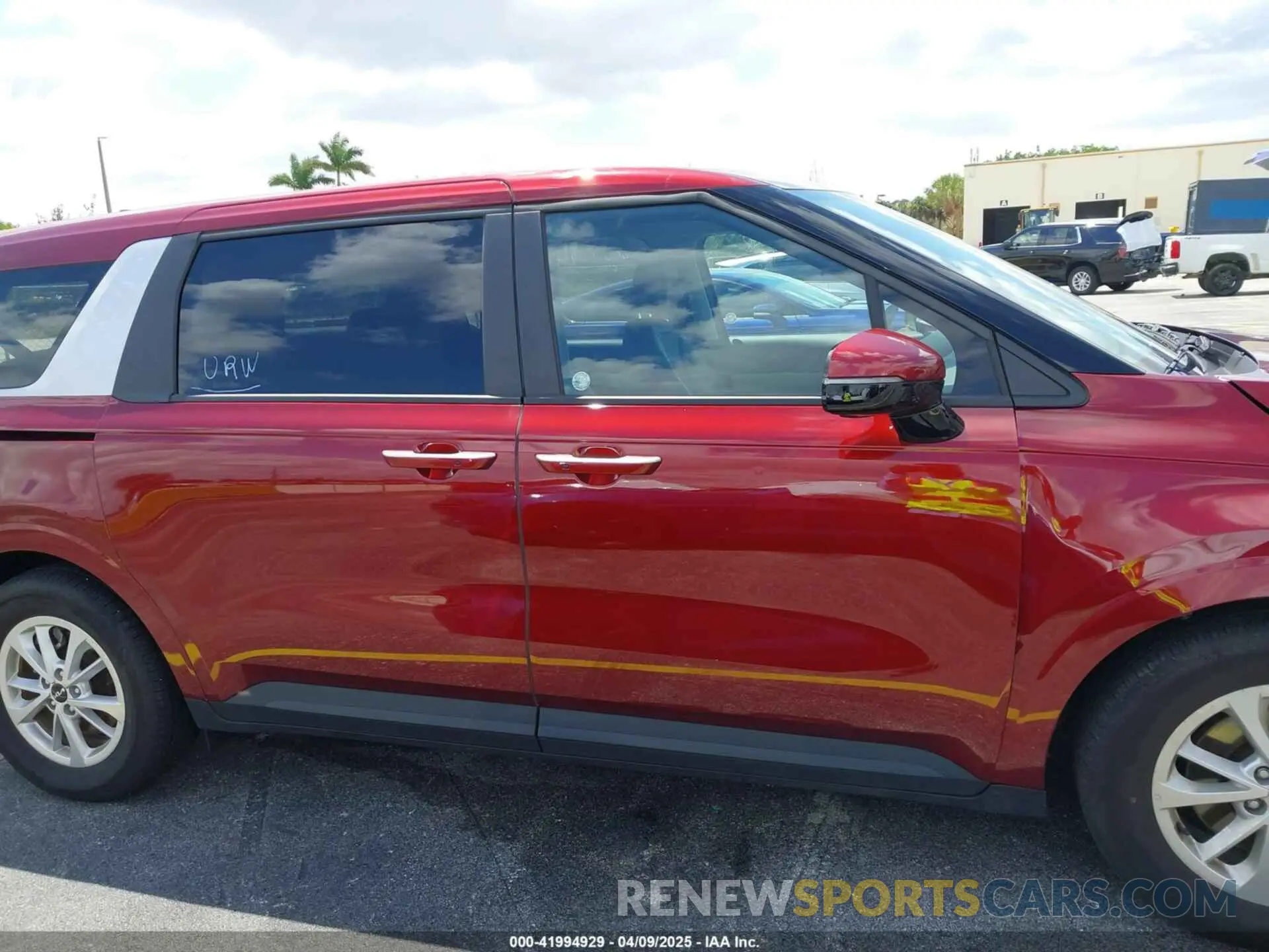 13 Photograph of a damaged car KNDNB4H31R6434878 KIA CARNIVAL MPV 2024