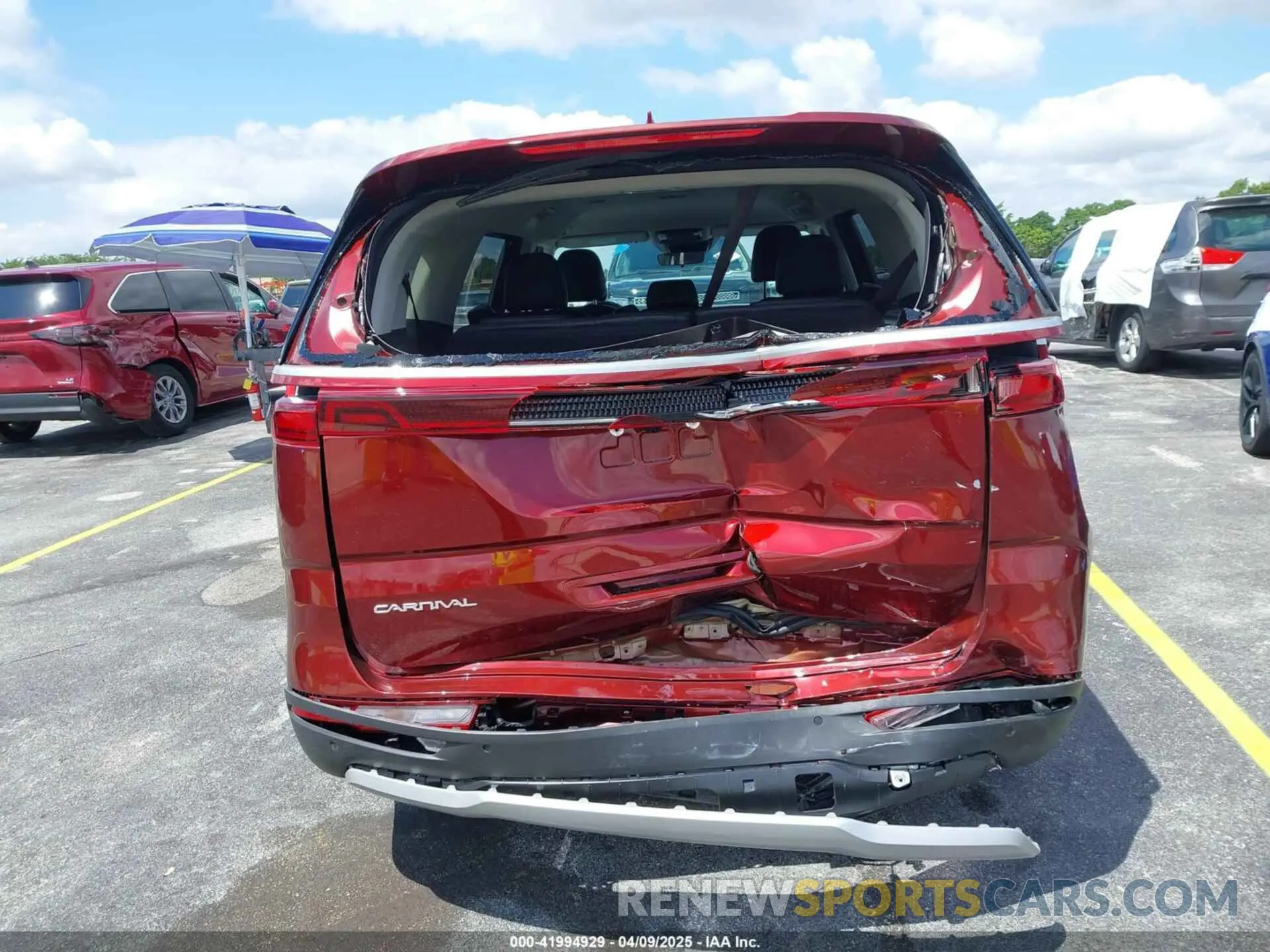 16 Photograph of a damaged car KNDNB4H31R6434878 KIA CARNIVAL MPV 2024