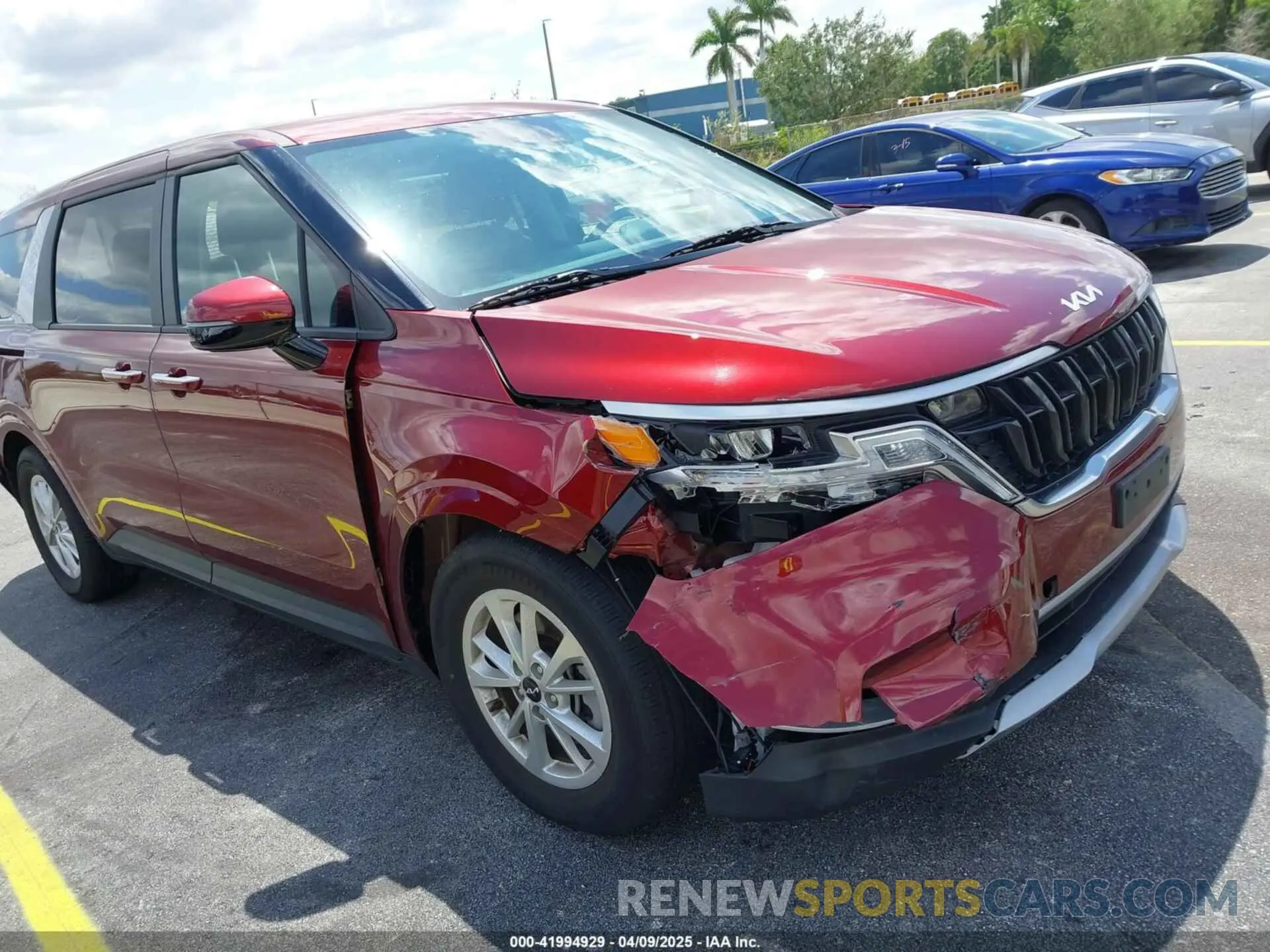 17 Photograph of a damaged car KNDNB4H31R6434878 KIA CARNIVAL MPV 2024