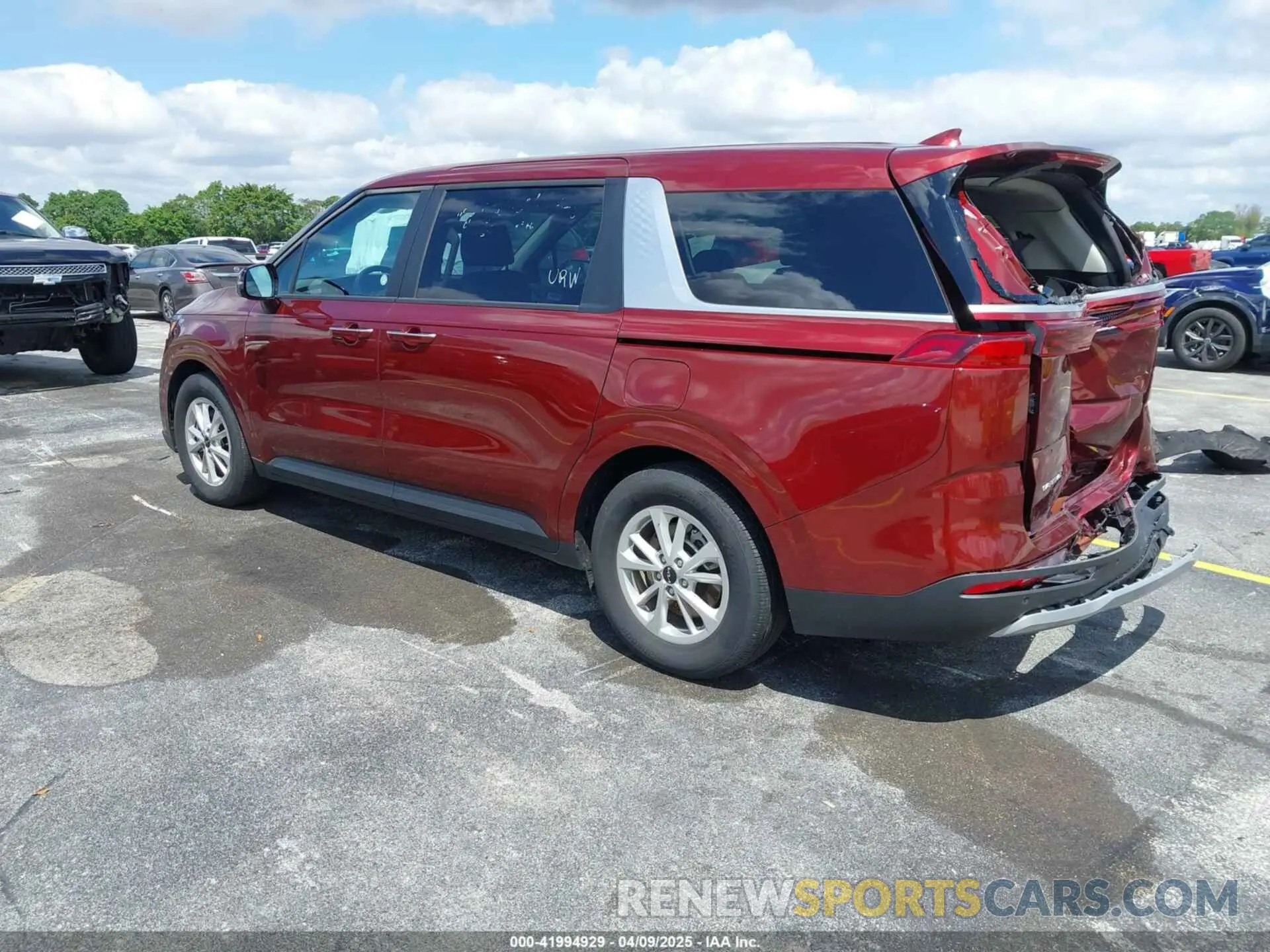 3 Photograph of a damaged car KNDNB4H31R6434878 KIA CARNIVAL MPV 2024
