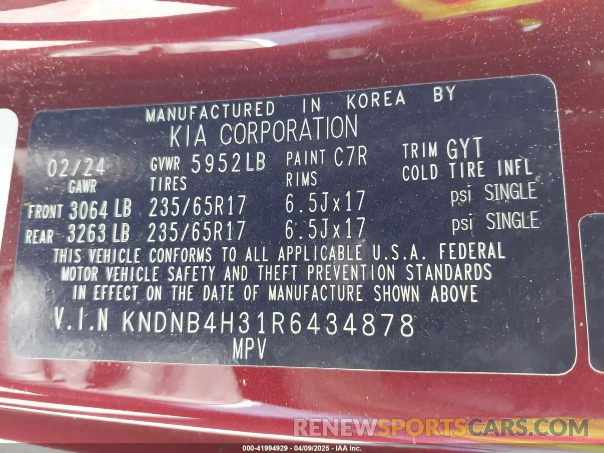 9 Photograph of a damaged car KNDNB4H31R6434878 KIA CARNIVAL MPV 2024