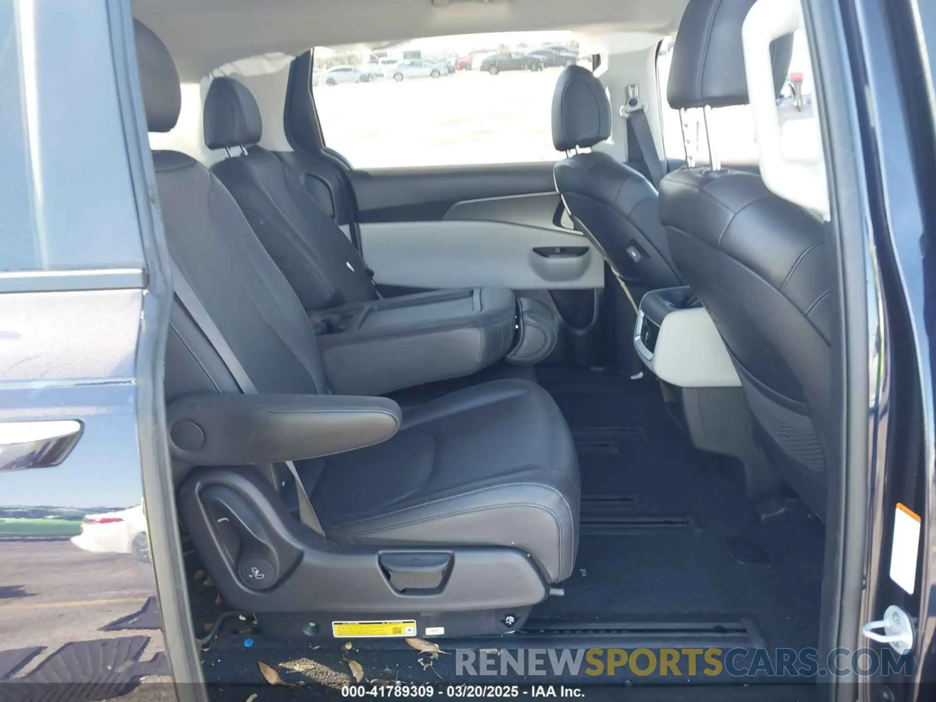 8 Photograph of a damaged car KNDNB4H33R6441640 KIA CARNIVAL MPV 2024