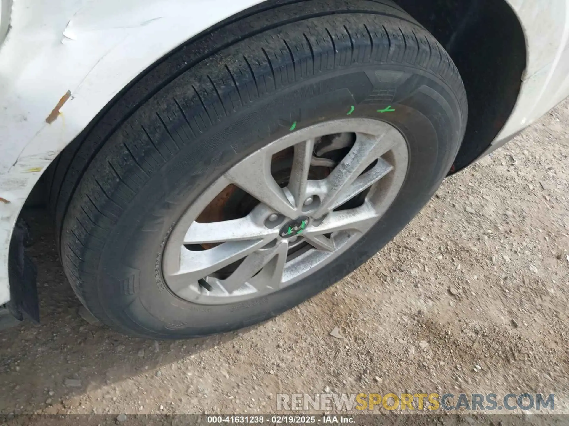 12 Photograph of a damaged car KNDNB4H34R6328831 KIA CARNIVAL MPV 2024