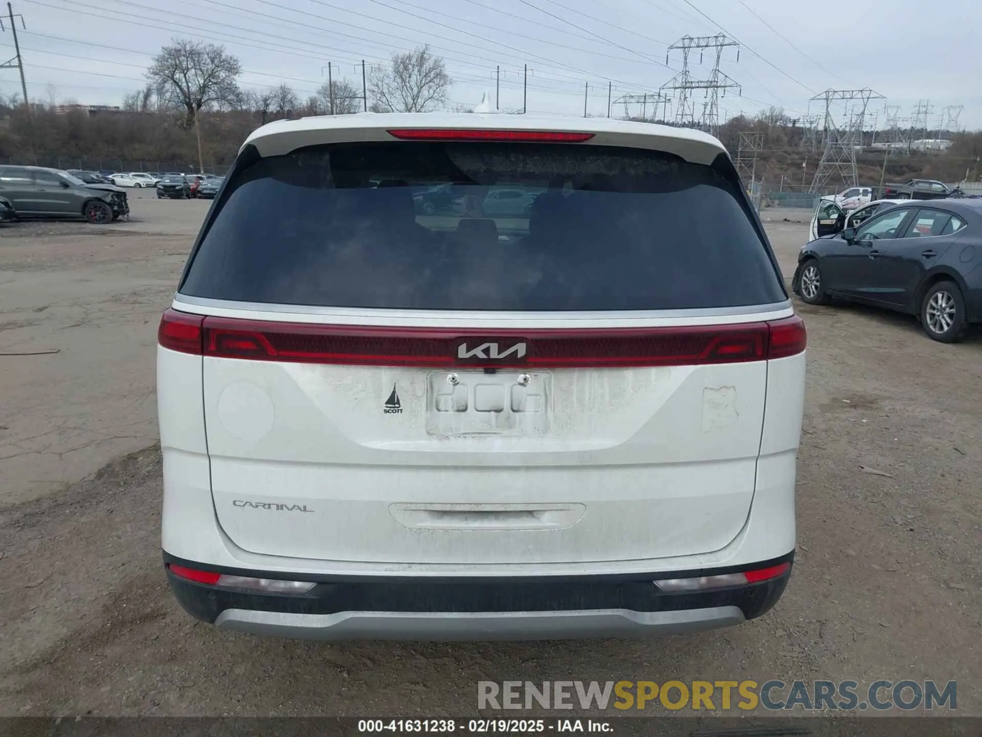 17 Photograph of a damaged car KNDNB4H34R6328831 KIA CARNIVAL MPV 2024