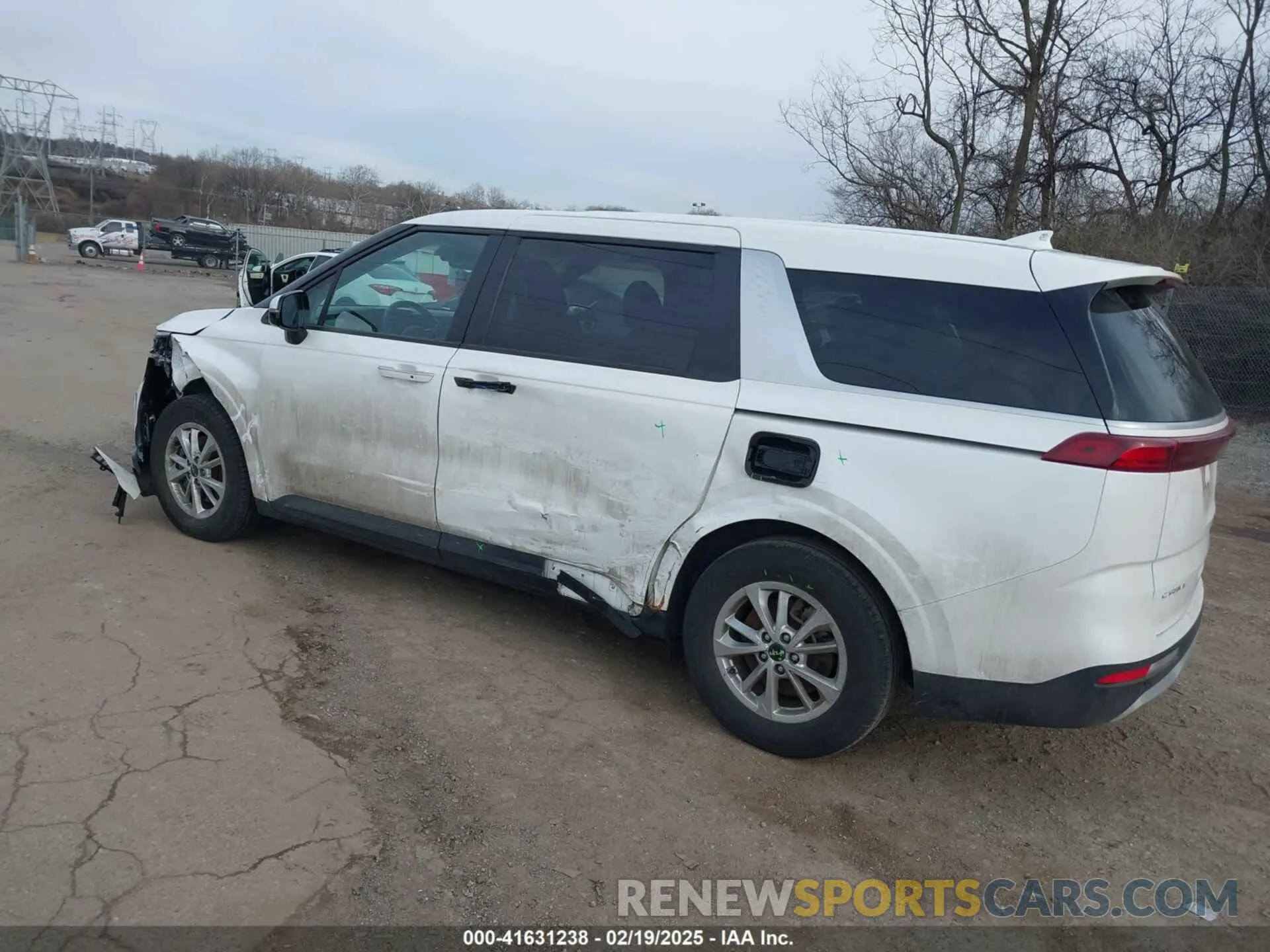 3 Photograph of a damaged car KNDNB4H34R6328831 KIA CARNIVAL MPV 2024
