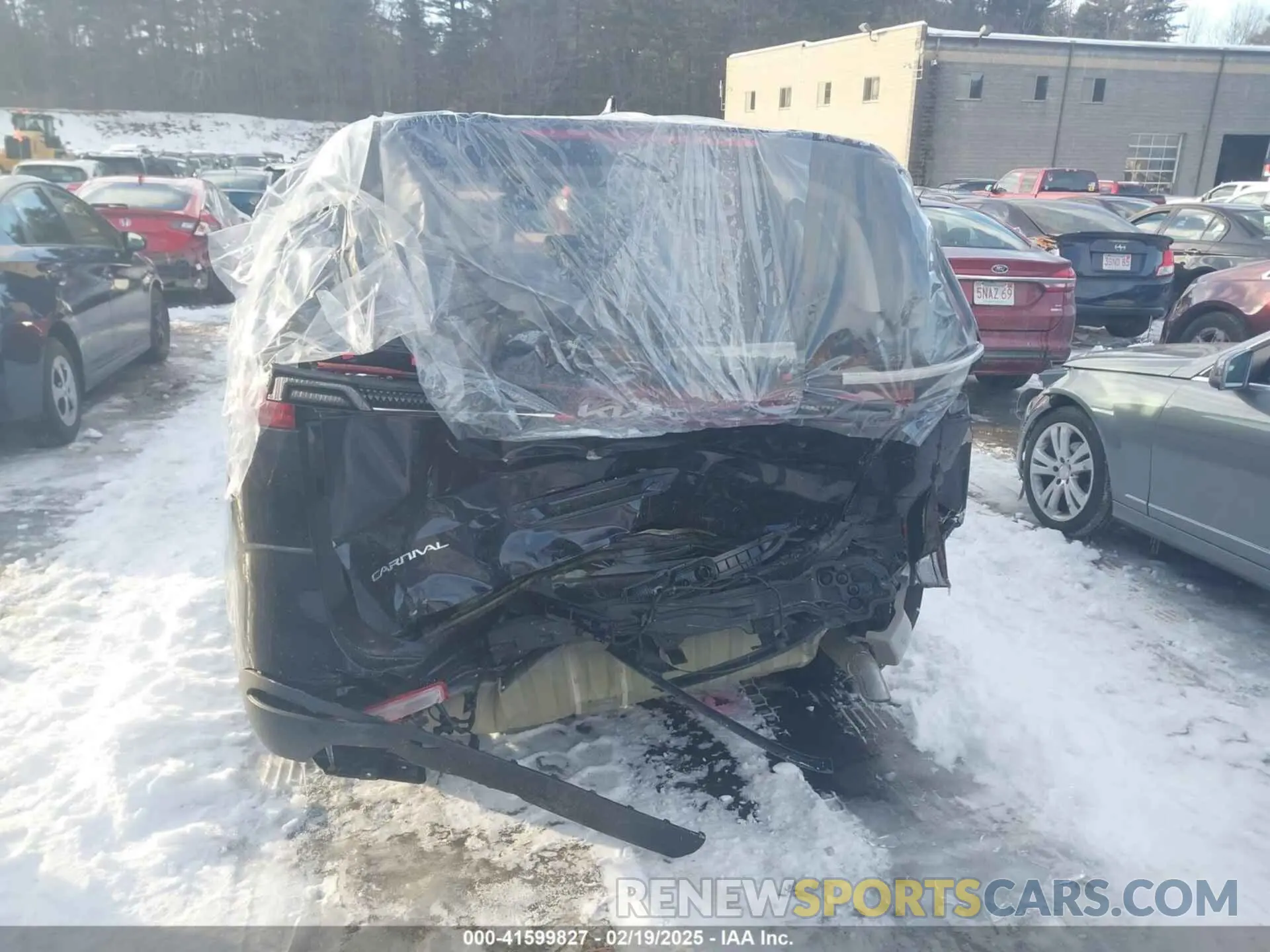 17 Photograph of a damaged car KNDNB4H34R6433742 KIA CARNIVAL MPV 2024