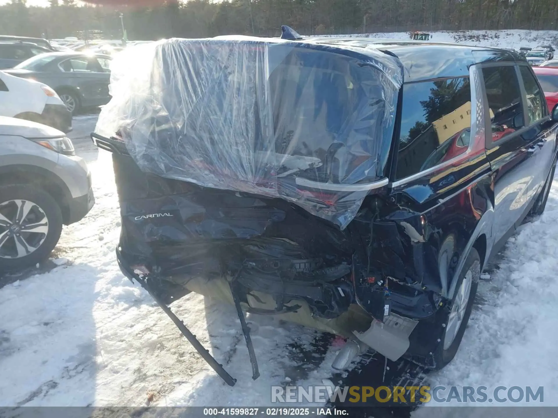 18 Photograph of a damaged car KNDNB4H34R6433742 KIA CARNIVAL MPV 2024