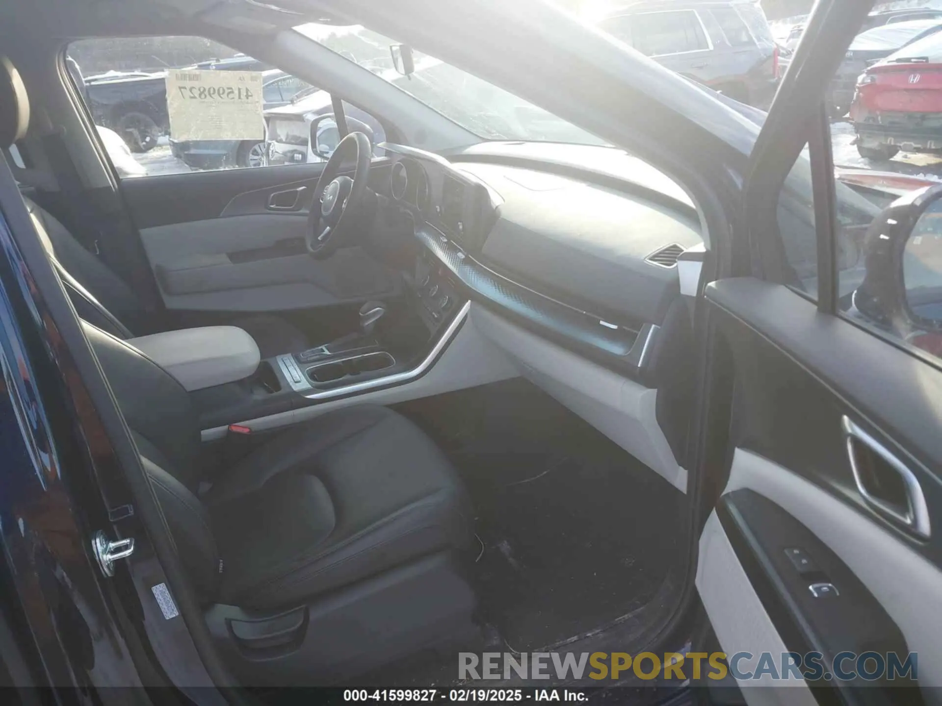 5 Photograph of a damaged car KNDNB4H34R6433742 KIA CARNIVAL MPV 2024