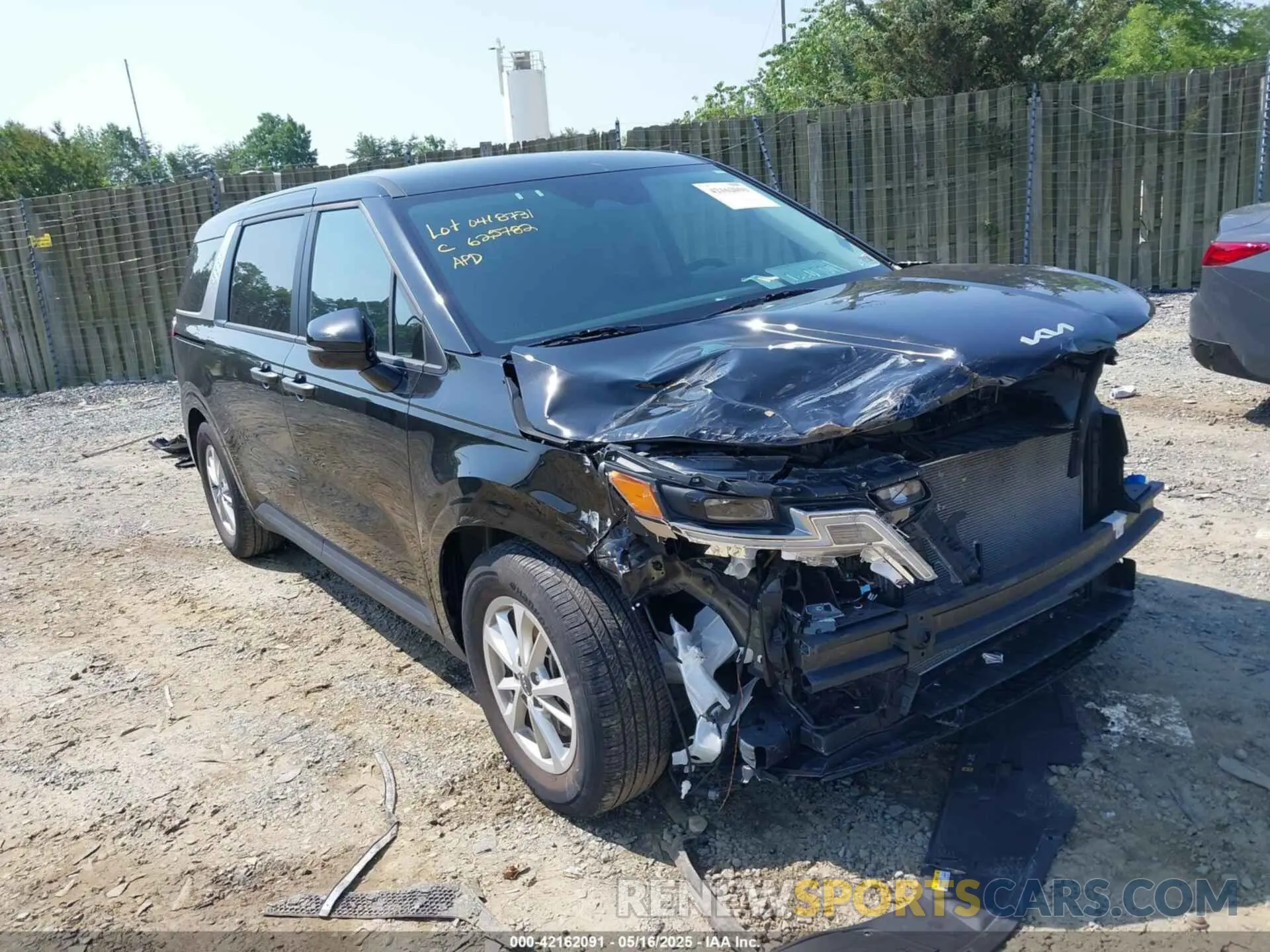 1 Photograph of a damaged car KNDNB4H35R6343032 KIA CARNIVAL MPV 2024