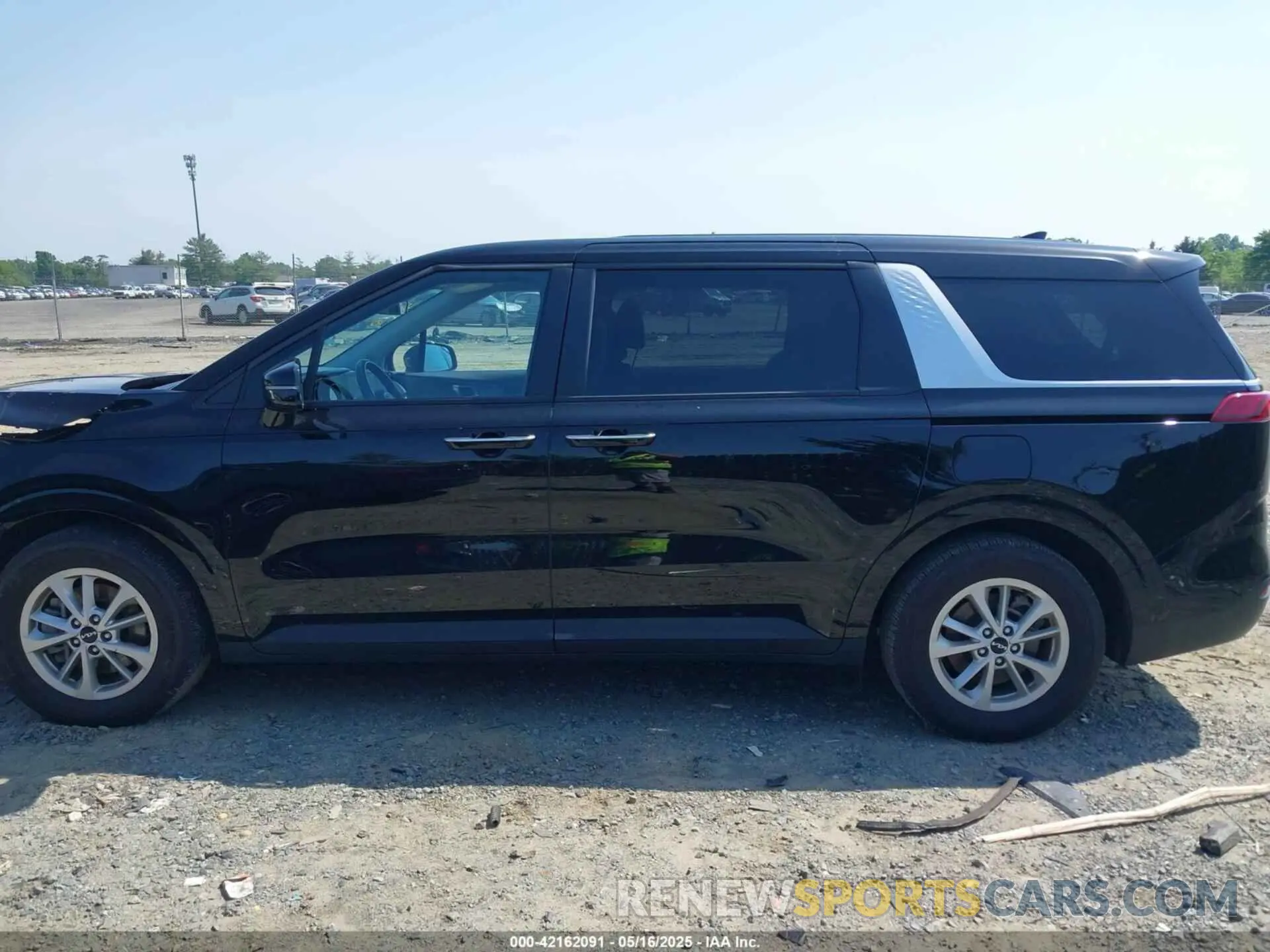 15 Photograph of a damaged car KNDNB4H35R6343032 KIA CARNIVAL MPV 2024
