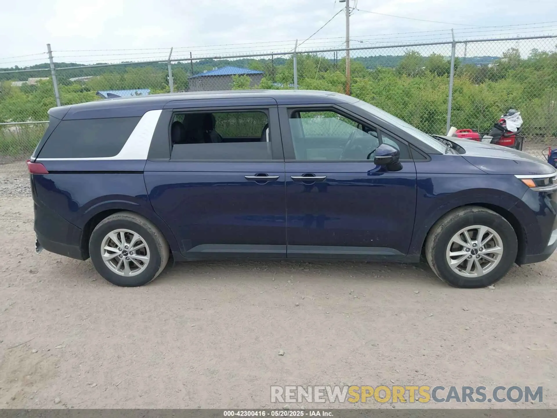 13 Photograph of a damaged car KNDNB4H35R6350739 KIA CARNIVAL MPV 2024