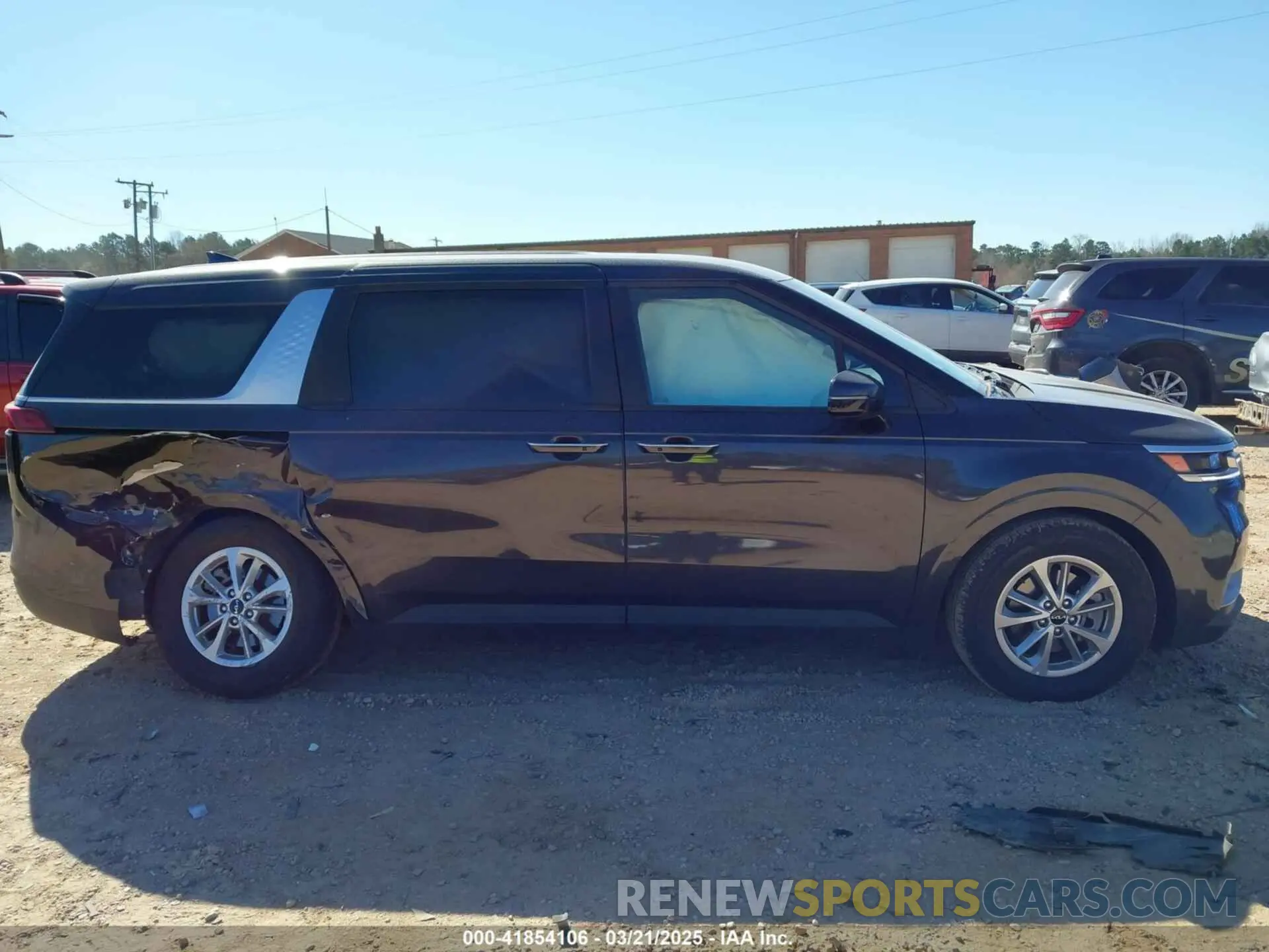 14 Photograph of a damaged car KNDNB4H36R6415744 KIA CARNIVAL MPV 2024