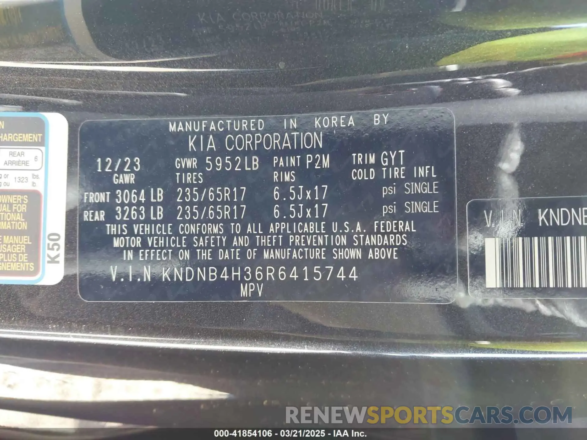 9 Photograph of a damaged car KNDNB4H36R6415744 KIA CARNIVAL MPV 2024