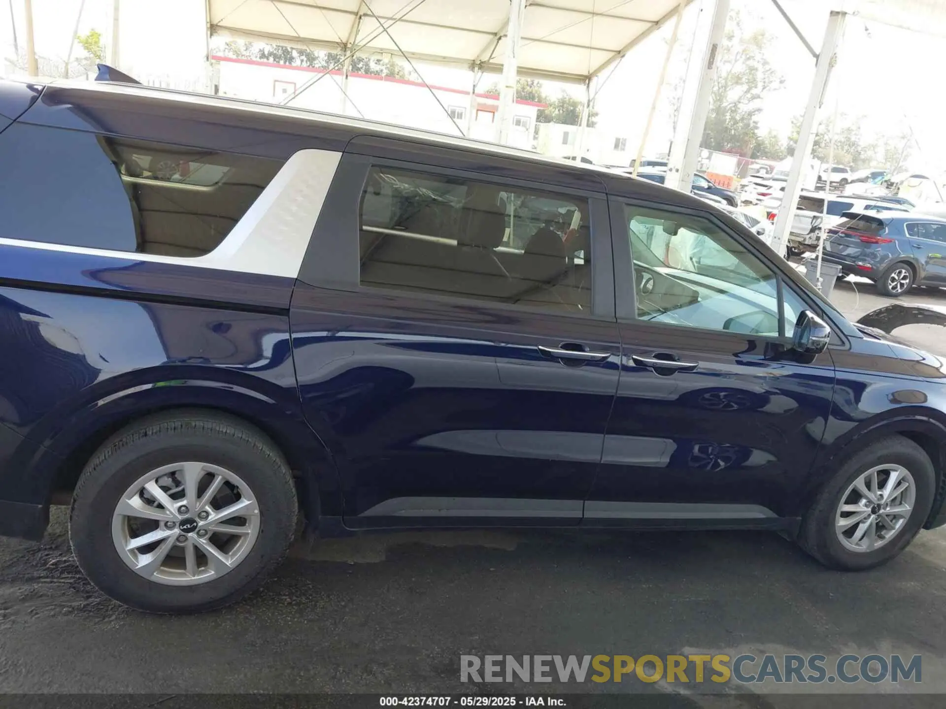 13 Photograph of a damaged car KNDNB4H37R6388991 KIA CARNIVAL MPV 2024