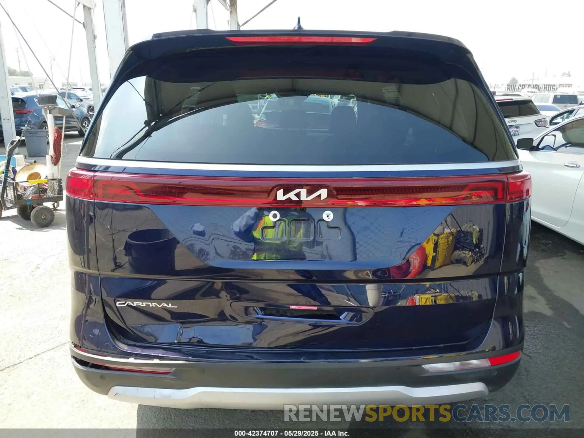 16 Photograph of a damaged car KNDNB4H37R6388991 KIA CARNIVAL MPV 2024