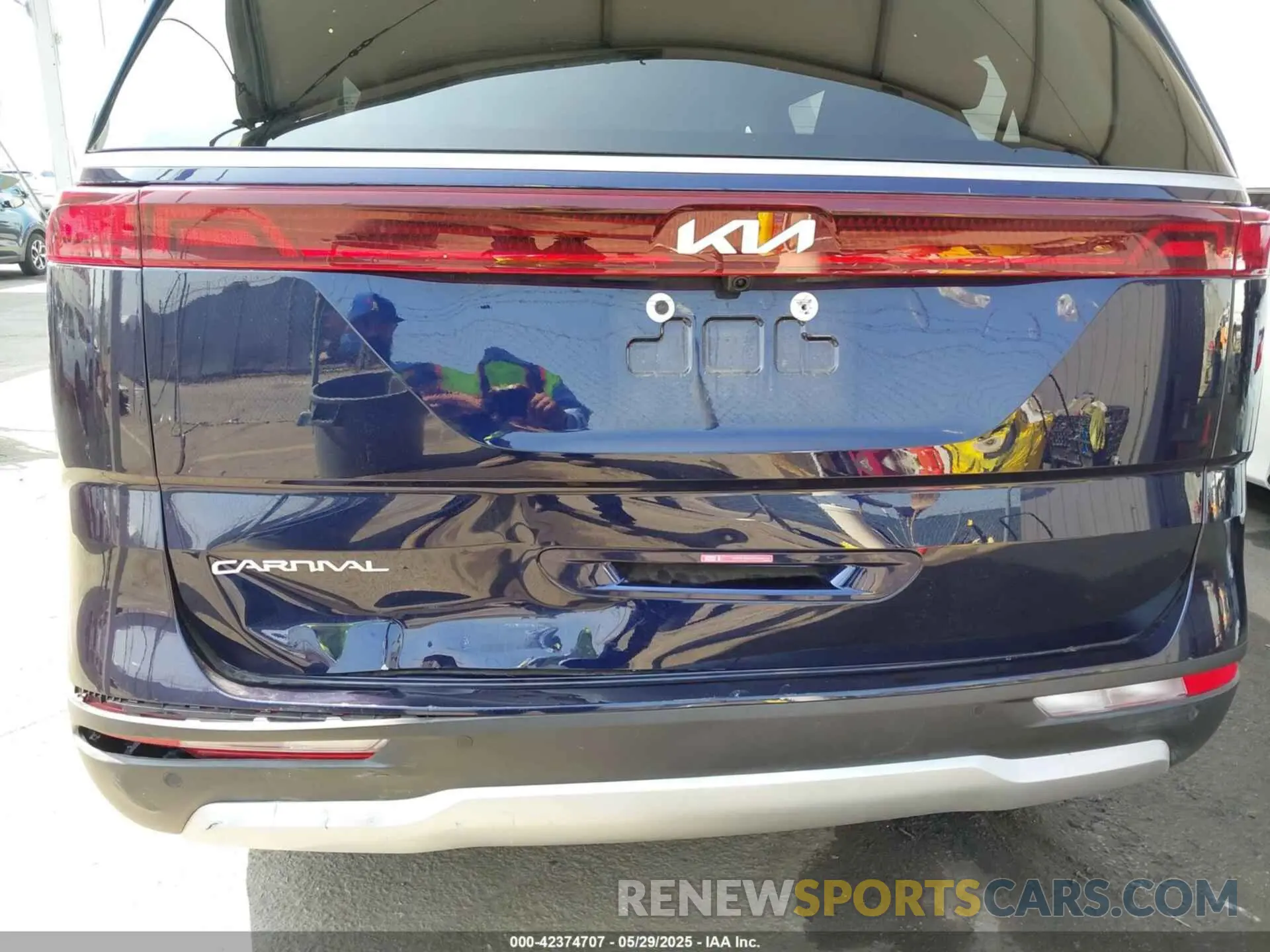17 Photograph of a damaged car KNDNB4H37R6388991 KIA CARNIVAL MPV 2024
