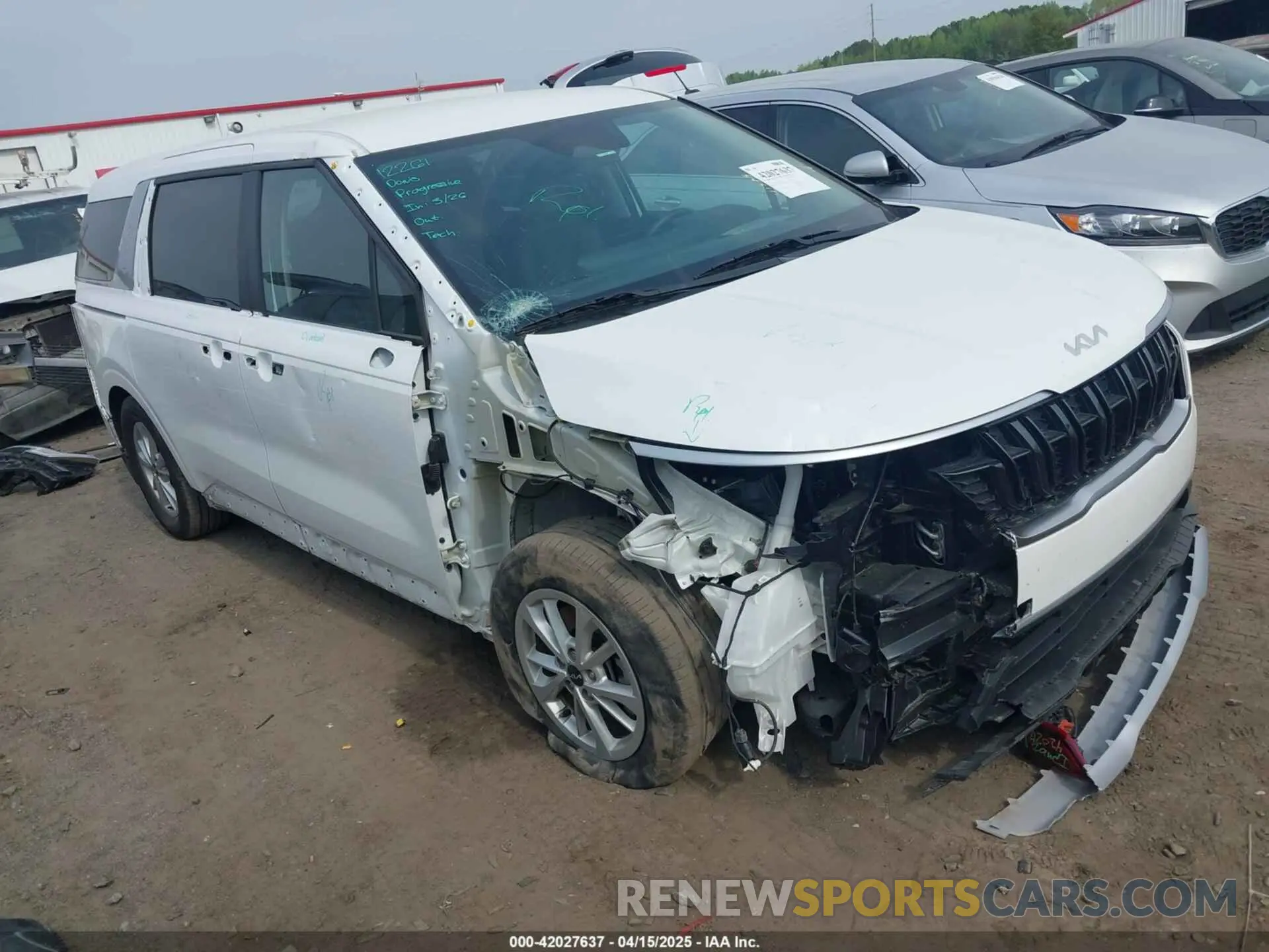 1 Photograph of a damaged car KNDNB4H37R6400962 KIA CARNIVAL MPV 2024