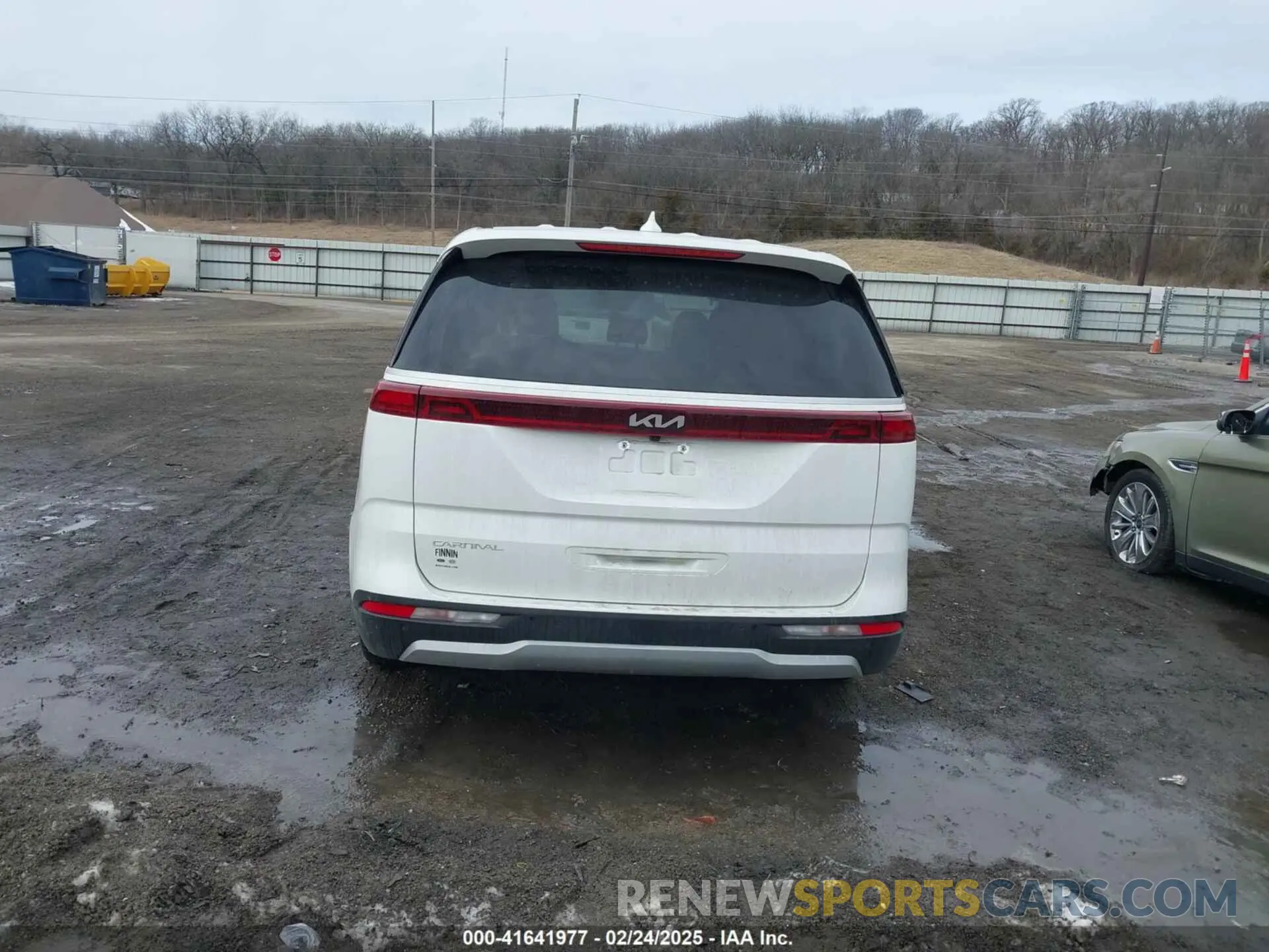 16 Photograph of a damaged car KNDNC5H30R6378404 KIA CARNIVAL MPV 2024