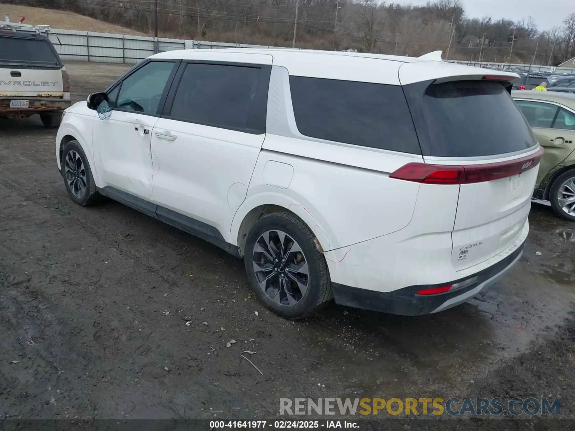 3 Photograph of a damaged car KNDNC5H30R6378404 KIA CARNIVAL MPV 2024