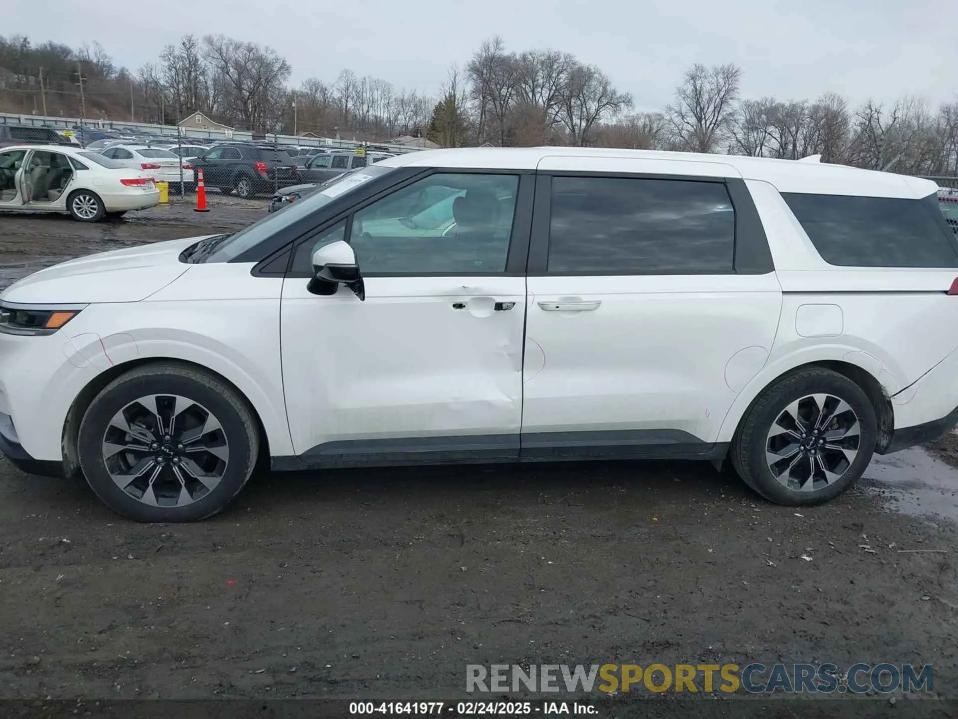 6 Photograph of a damaged car KNDNC5H30R6378404 KIA CARNIVAL MPV 2024