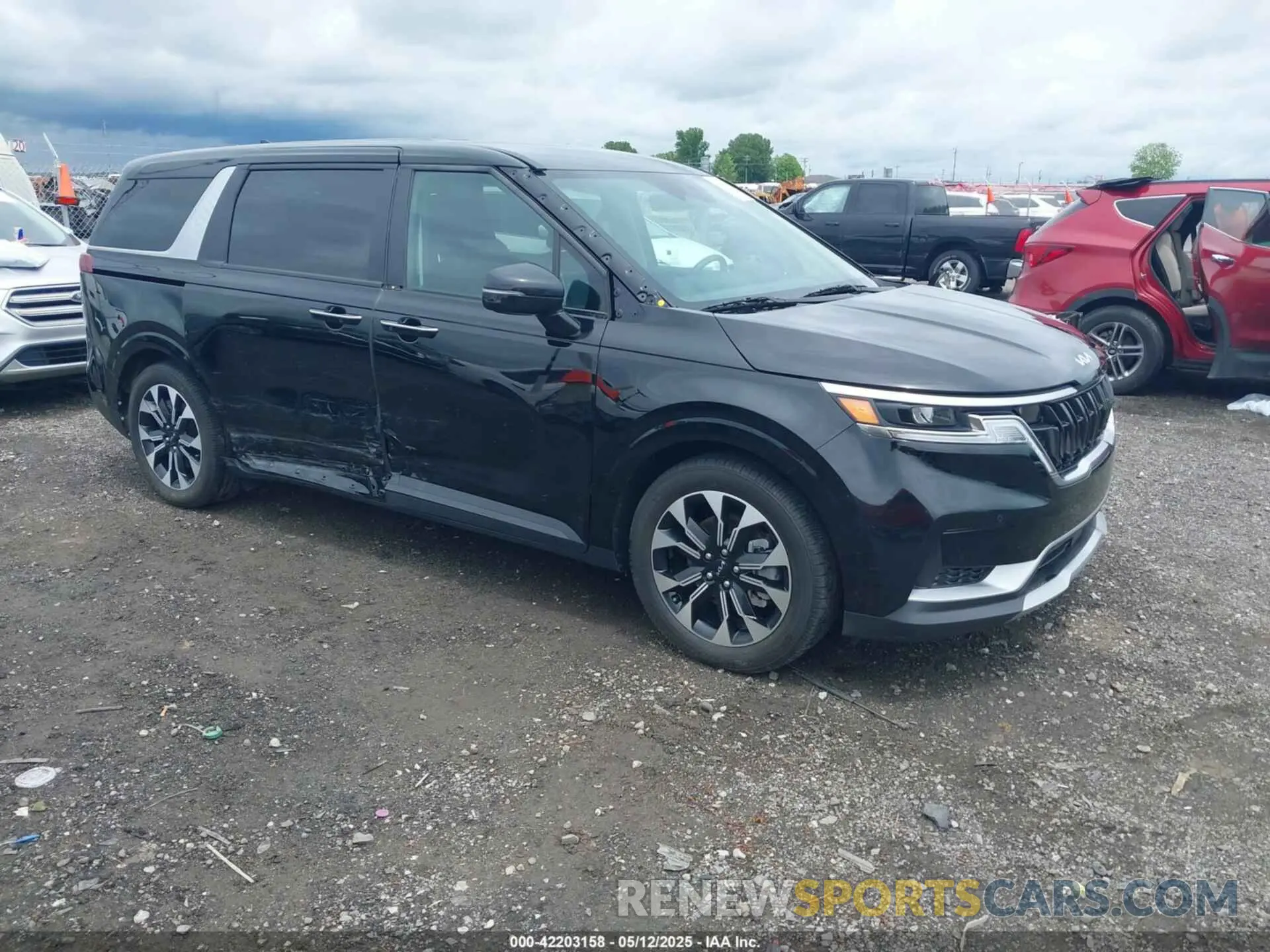 1 Photograph of a damaged car KNDNC5H30R6440397 KIA CARNIVAL MPV 2024