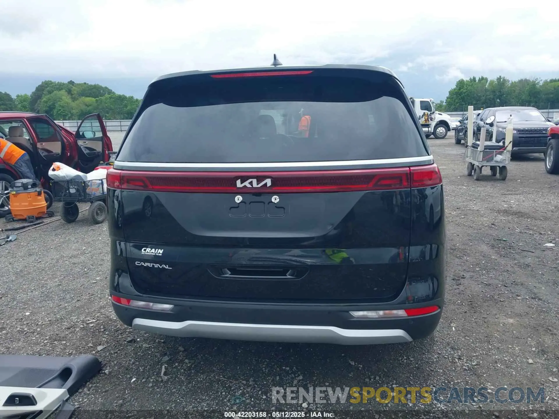 17 Photograph of a damaged car KNDNC5H30R6440397 KIA CARNIVAL MPV 2024
