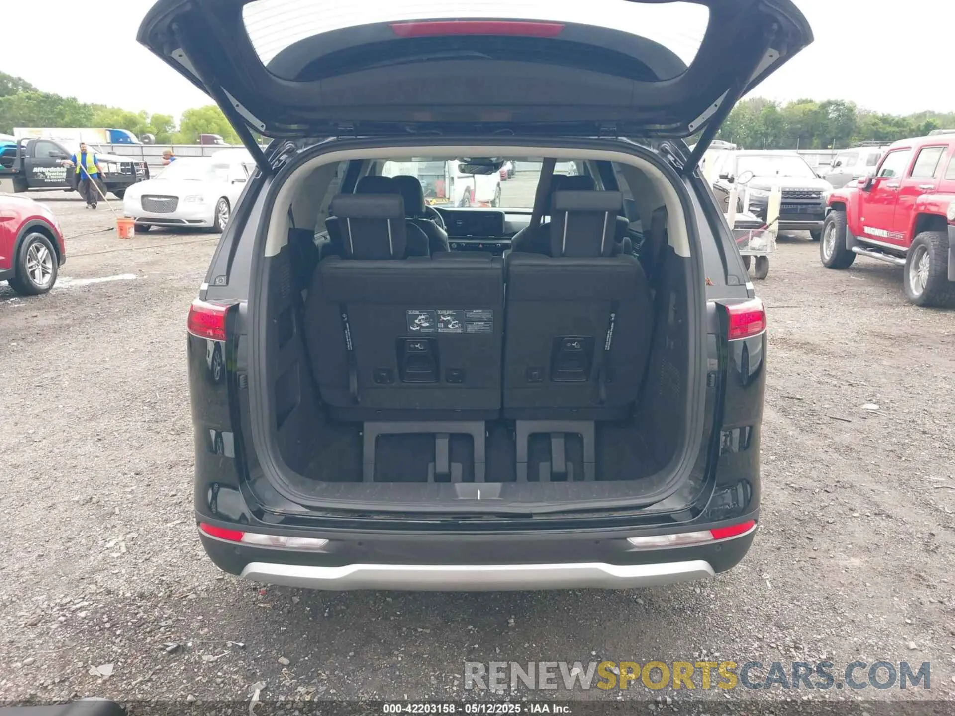 18 Photograph of a damaged car KNDNC5H30R6440397 KIA CARNIVAL MPV 2024