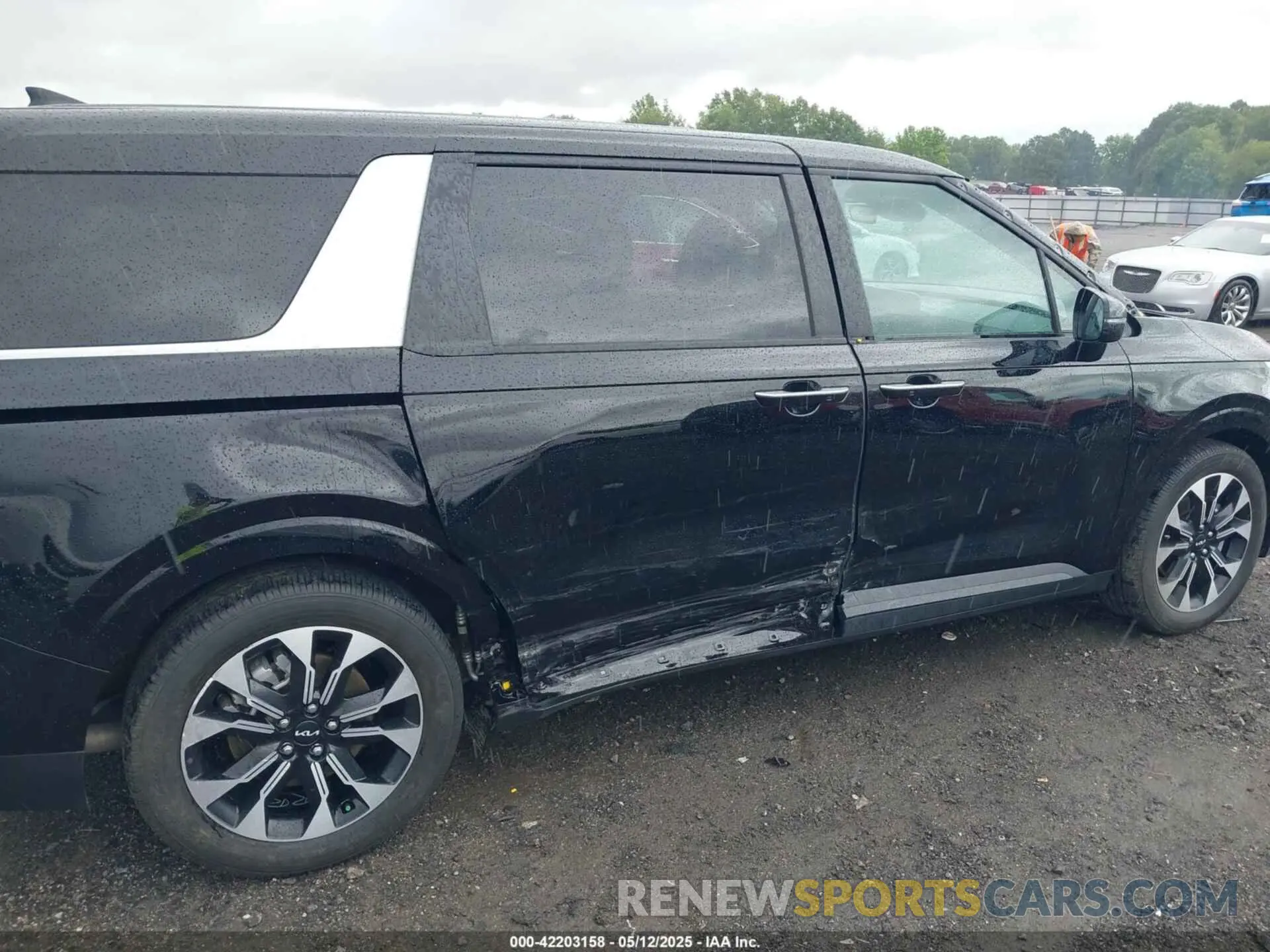 6 Photograph of a damaged car KNDNC5H30R6440397 KIA CARNIVAL MPV 2024