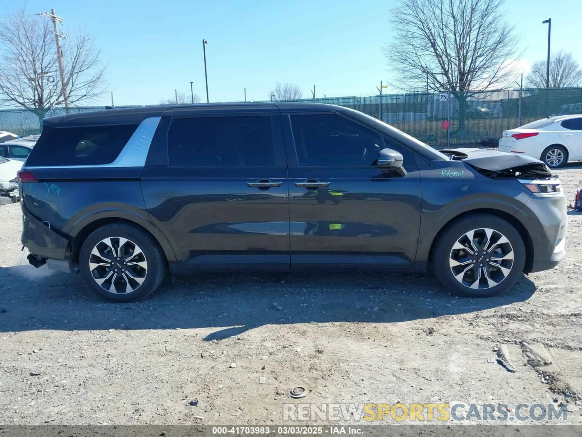 13 Photograph of a damaged car KNDNC5H31R6421390 KIA CARNIVAL MPV 2024