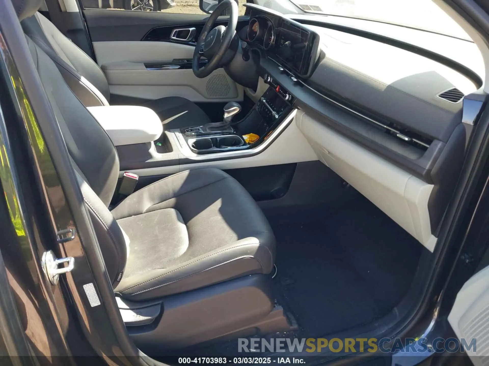 5 Photograph of a damaged car KNDNC5H31R6421390 KIA CARNIVAL MPV 2024