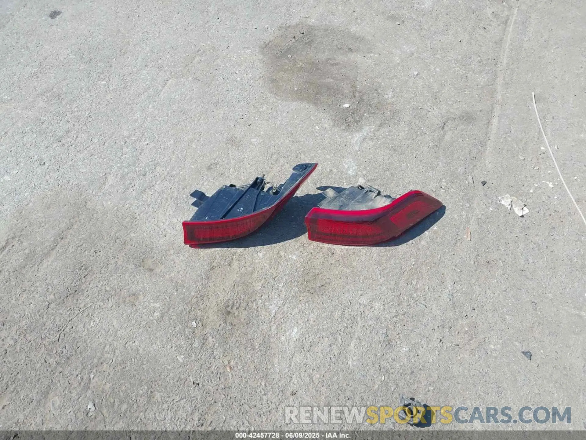 12 Photograph of a damaged car KNDNC5H34R6314480 KIA CARNIVAL MPV 2024
