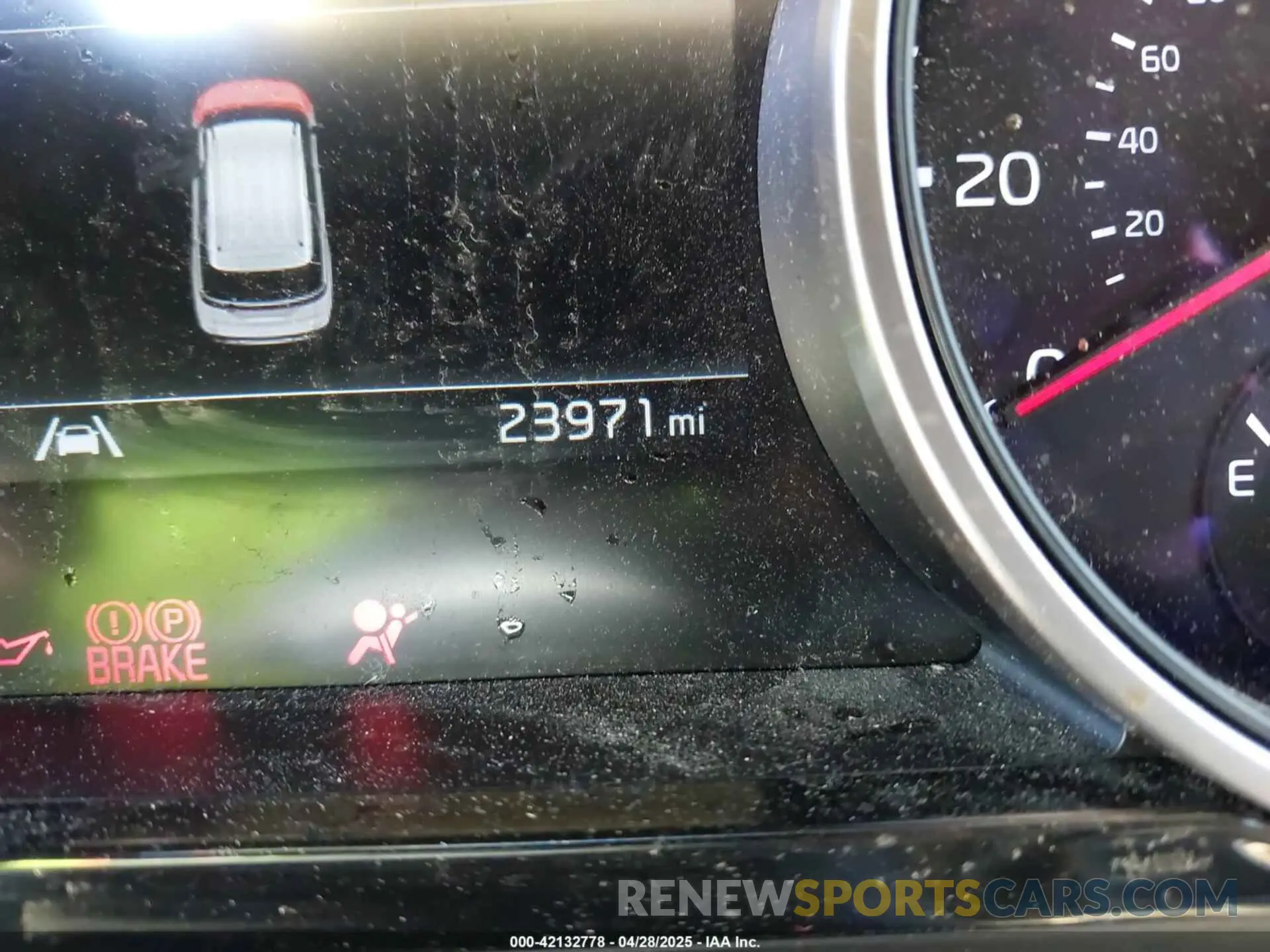 16 Photograph of a damaged car KNDNC5H34R6377269 KIA CARNIVAL MPV 2024