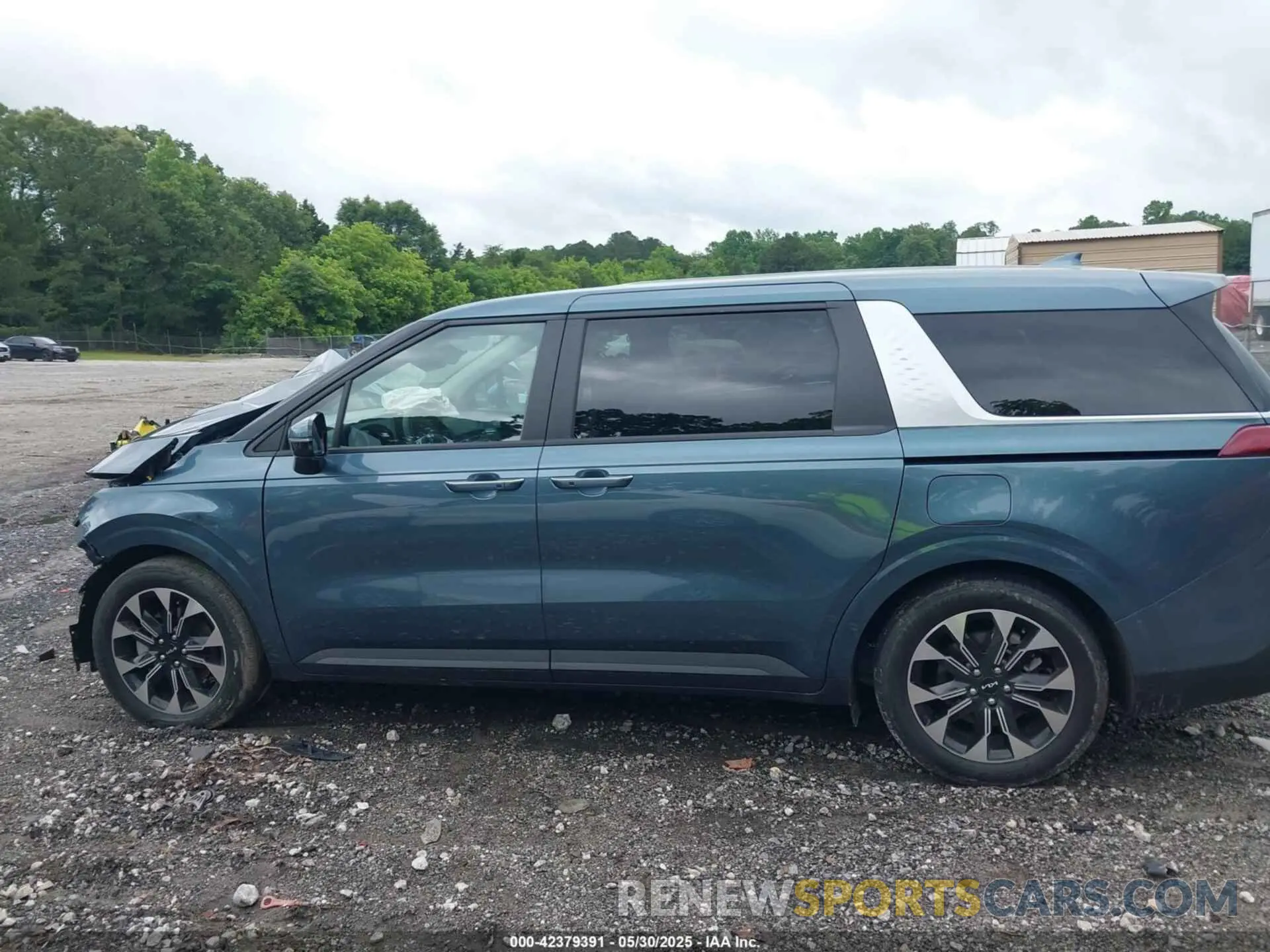 14 Photograph of a damaged car KNDNC5H35R6420100 KIA CARNIVAL MPV 2024