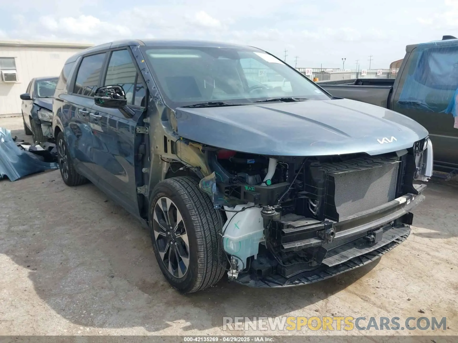 1 Photograph of a damaged car KNDNC5H36R6386572 KIA CARNIVAL MPV 2024