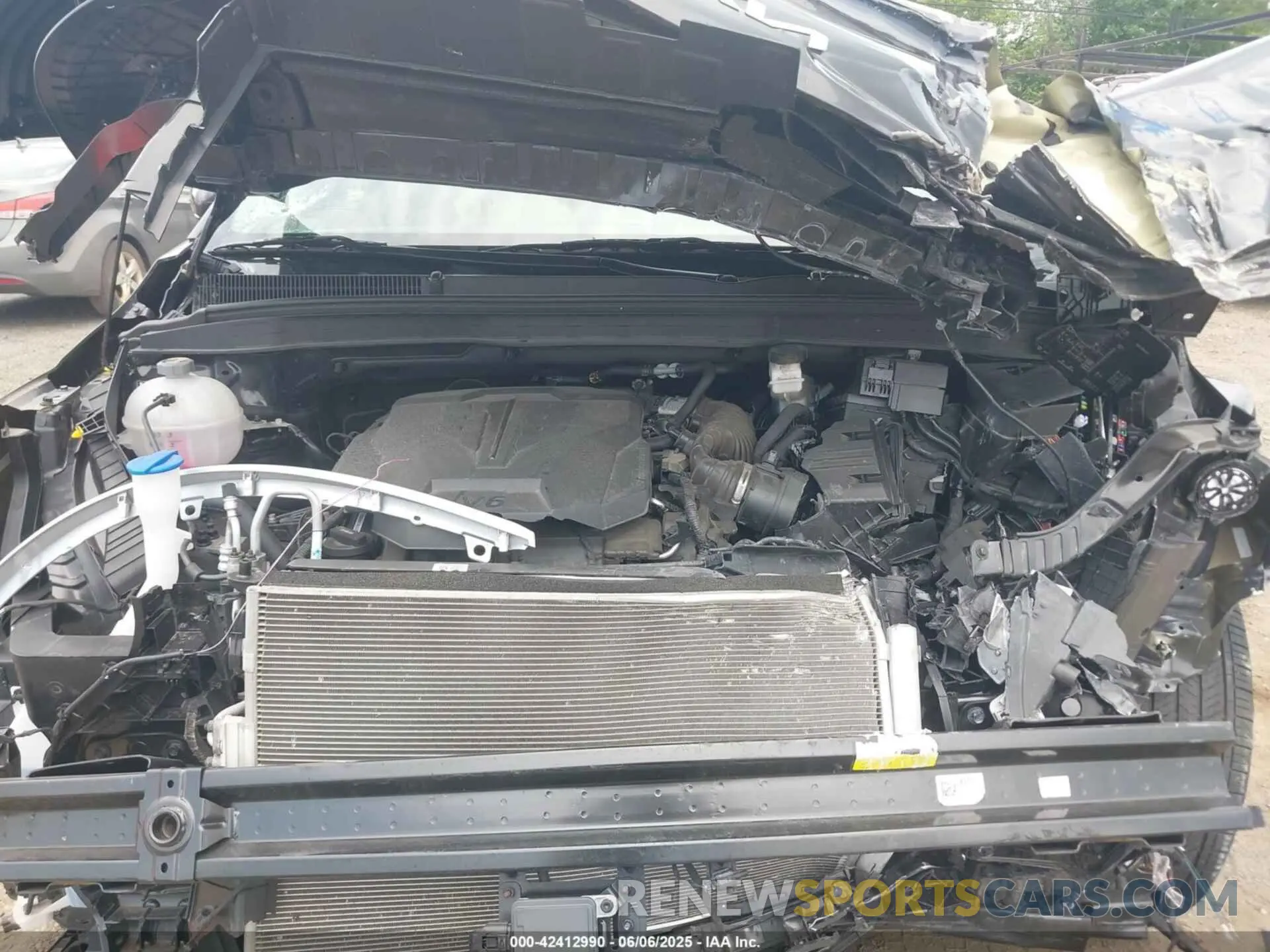 10 Photograph of a damaged car KNDNC5H38R6317558 KIA CARNIVAL MPV 2024