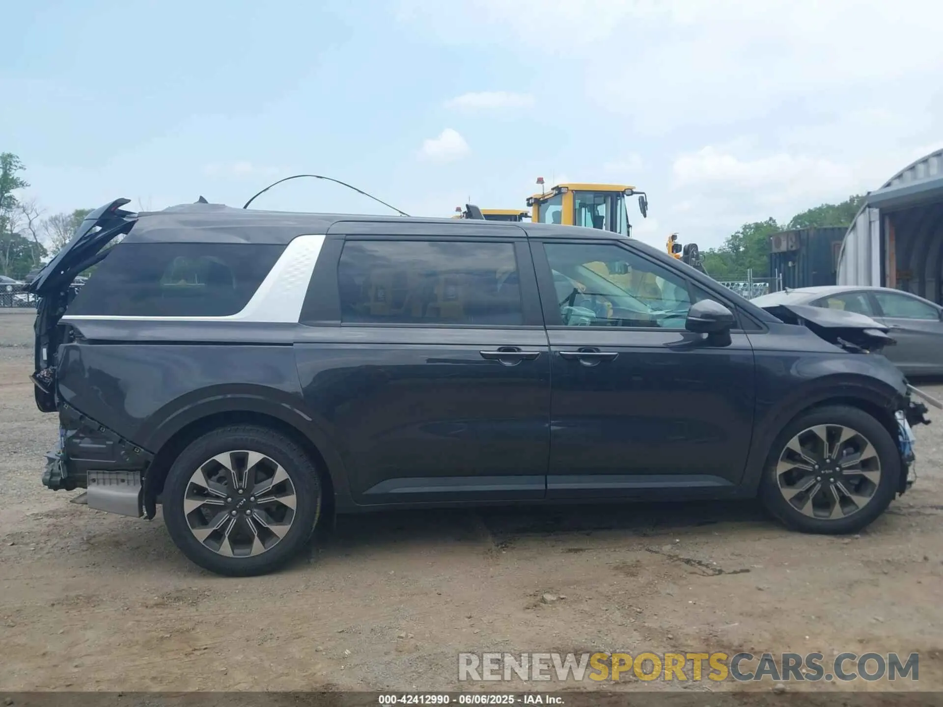 12 Photograph of a damaged car KNDNC5H38R6317558 KIA CARNIVAL MPV 2024