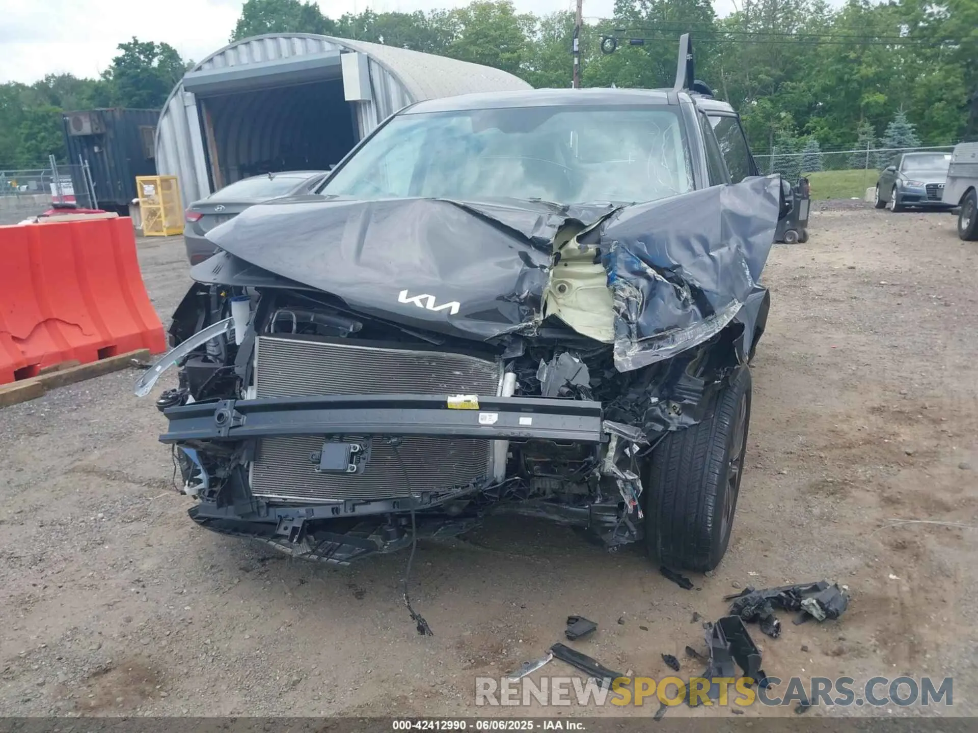 6 Photograph of a damaged car KNDNC5H38R6317558 KIA CARNIVAL MPV 2024