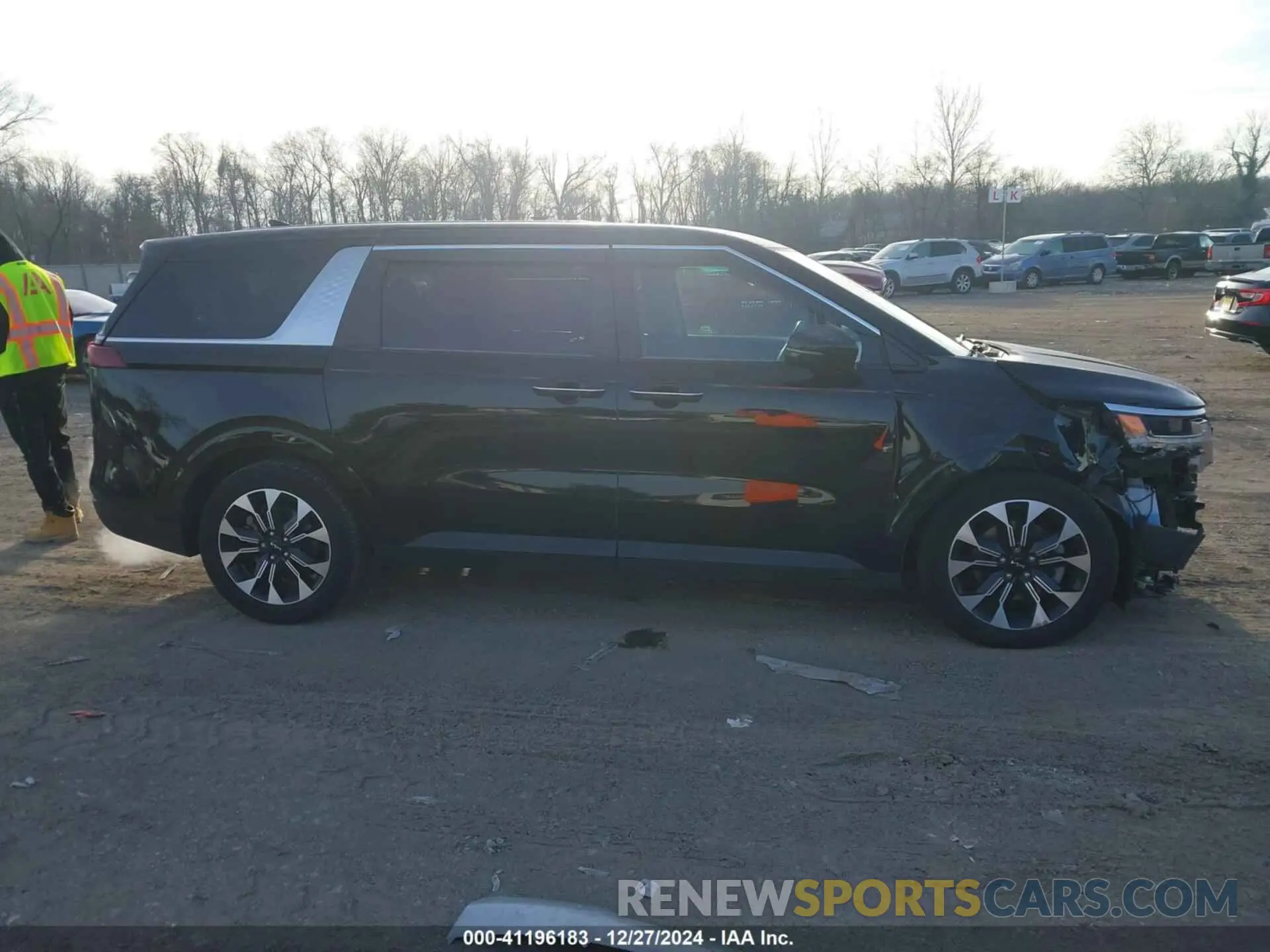 13 Photograph of a damaged car KNDNC5H38R6327068 KIA CARNIVAL MPV 2024