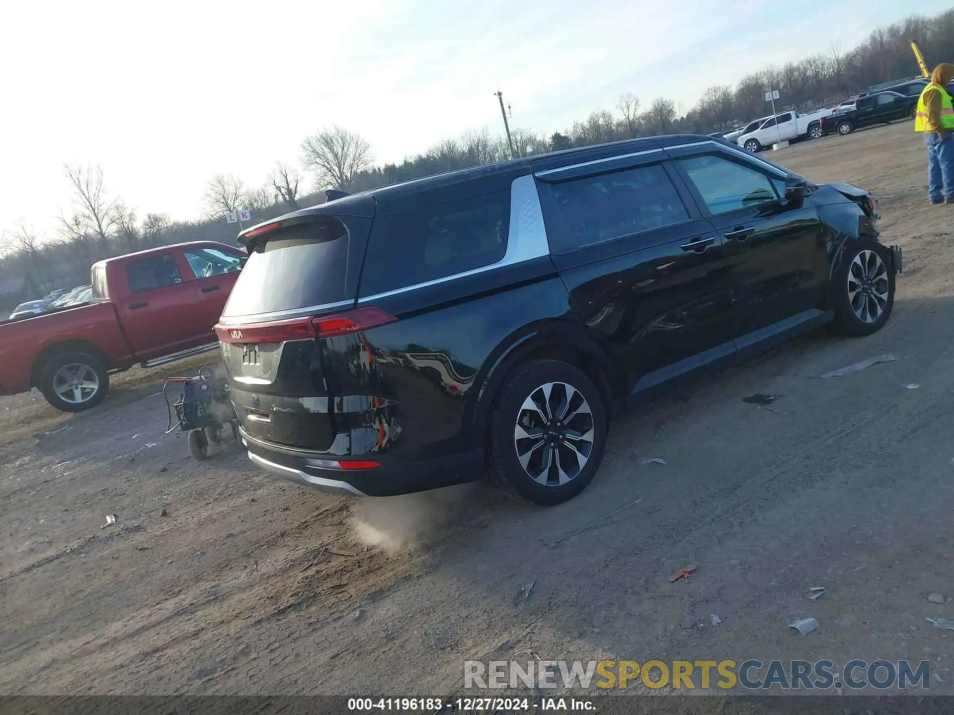 4 Photograph of a damaged car KNDNC5H38R6327068 KIA CARNIVAL MPV 2024
