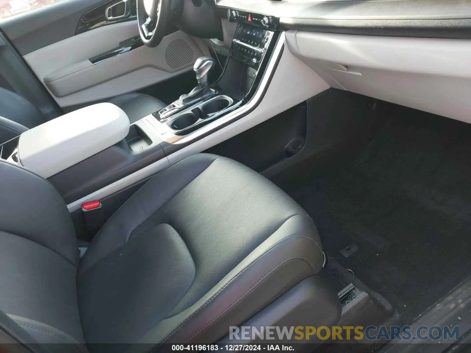 5 Photograph of a damaged car KNDNC5H38R6327068 KIA CARNIVAL MPV 2024